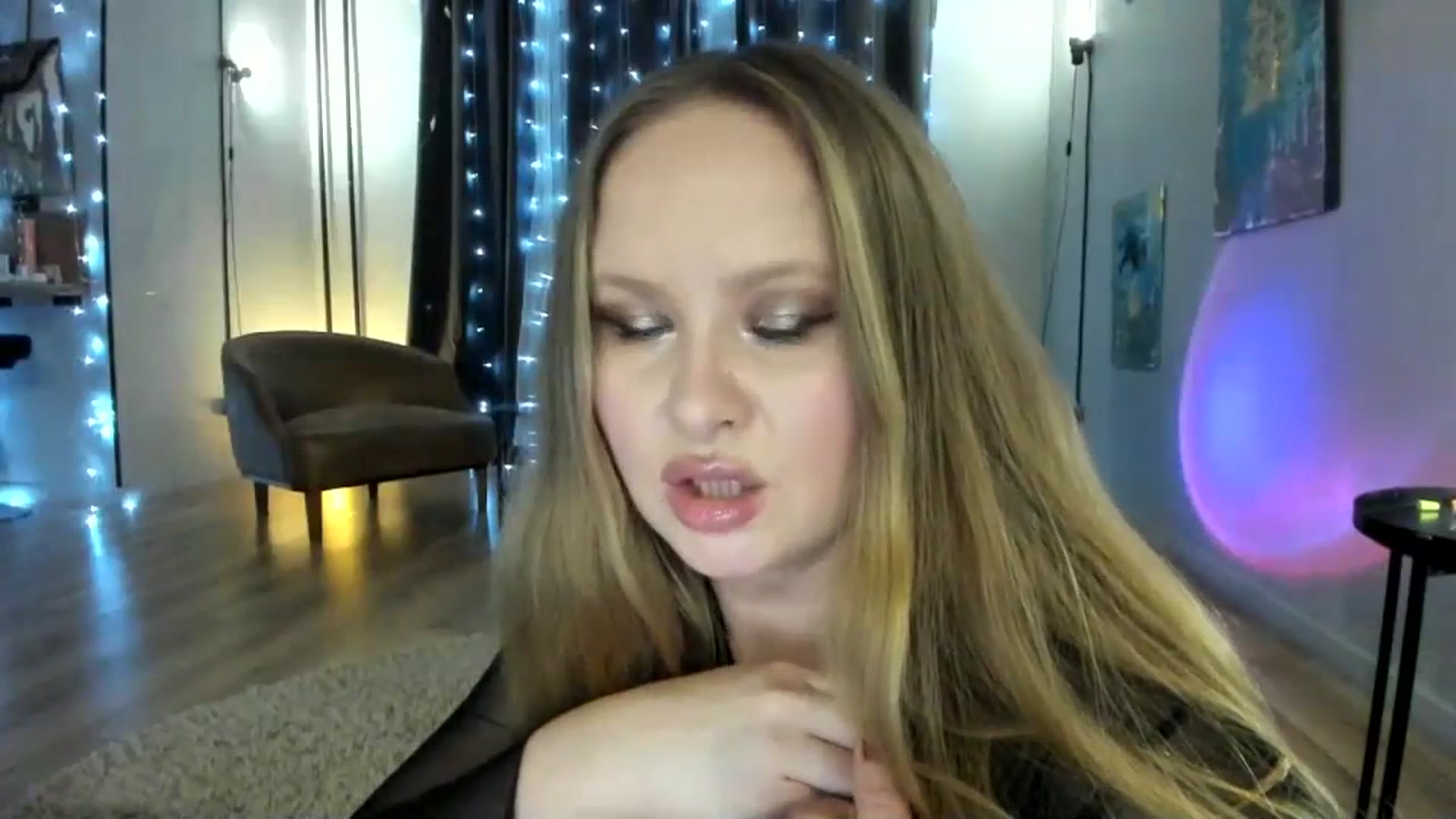 Gallery image thumbnail from F_L_E_U_R's myfreecams stream on, 01/16/2024, 18:51 image 19 of 20