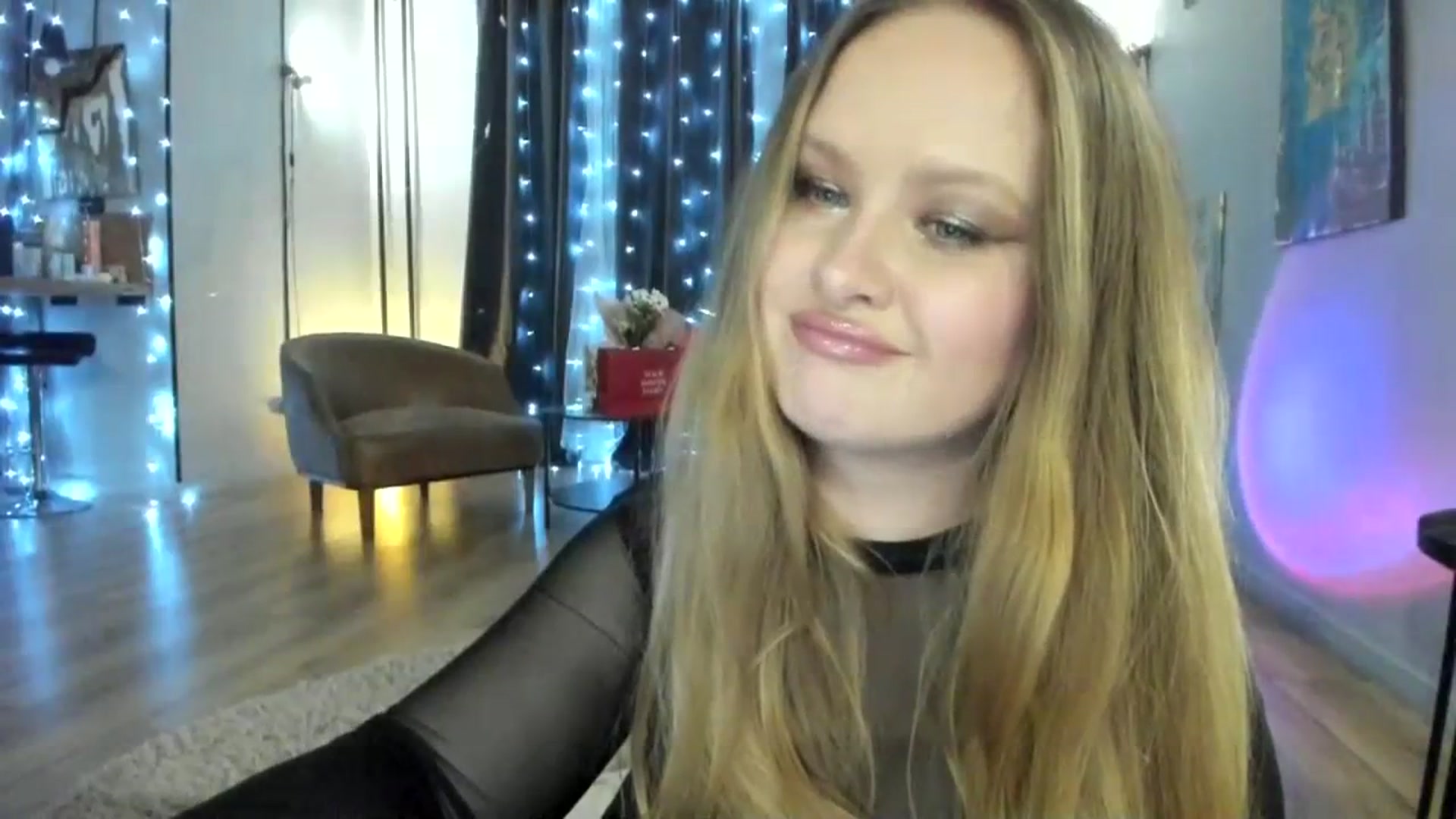 Gallery image thumbnail from F_L_E_U_R's myfreecams stream on, 01/16/2024, 18:51 image 17 of 20