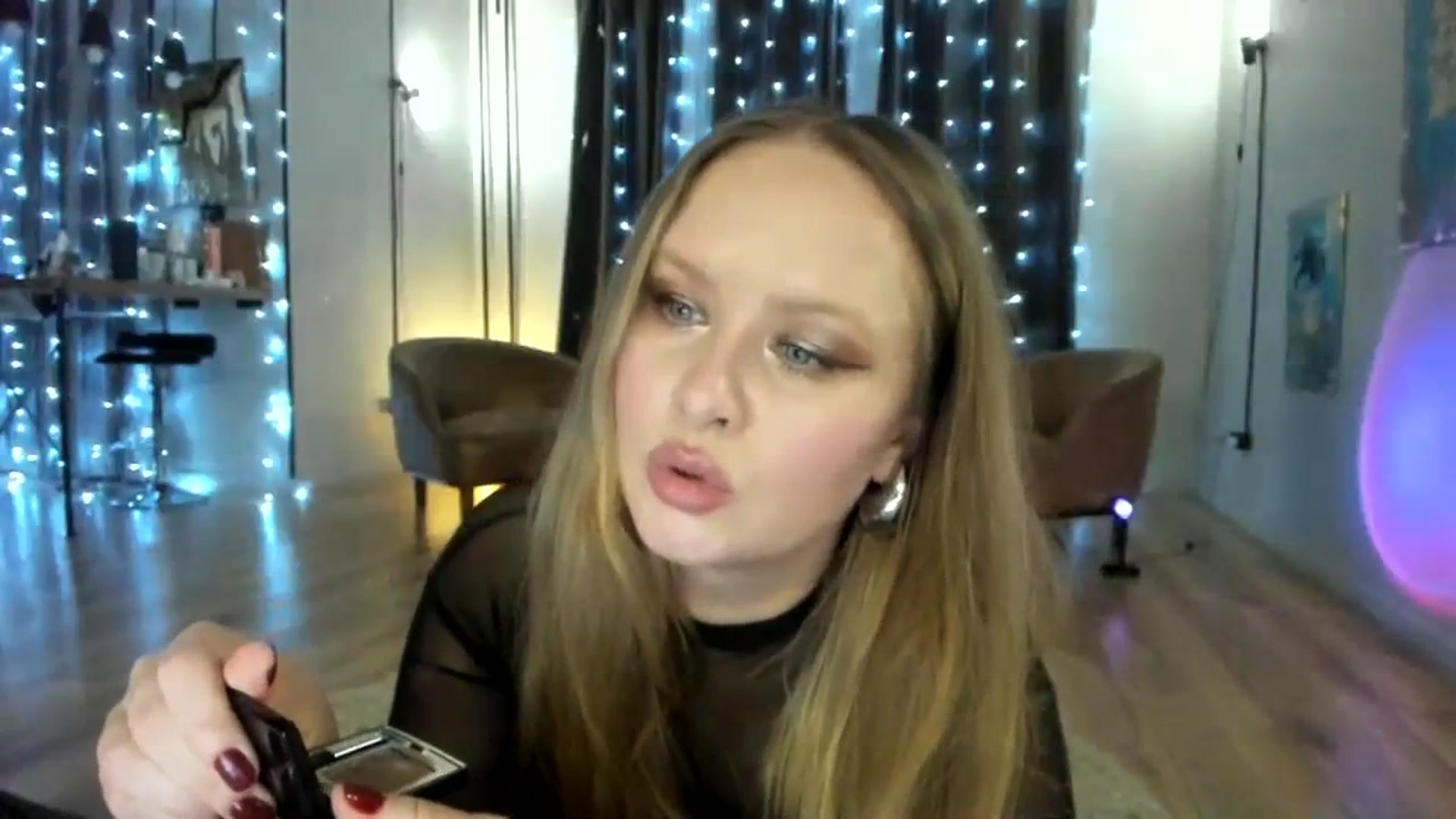 Gallery image thumbnail from F_L_E_U_R's myfreecams stream on, 01/16/2024, 18:51 image 14 of 20