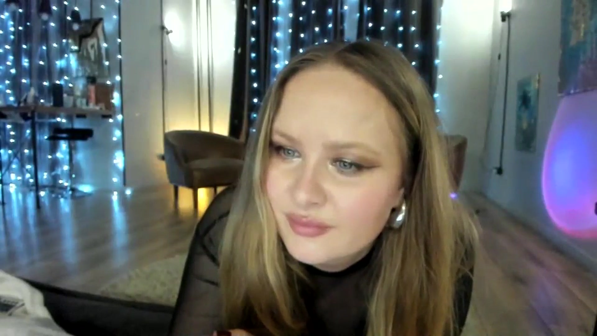 Gallery image thumbnail from F_L_E_U_R's myfreecams stream on, 01/16/2024, 18:51 image 11 of 20