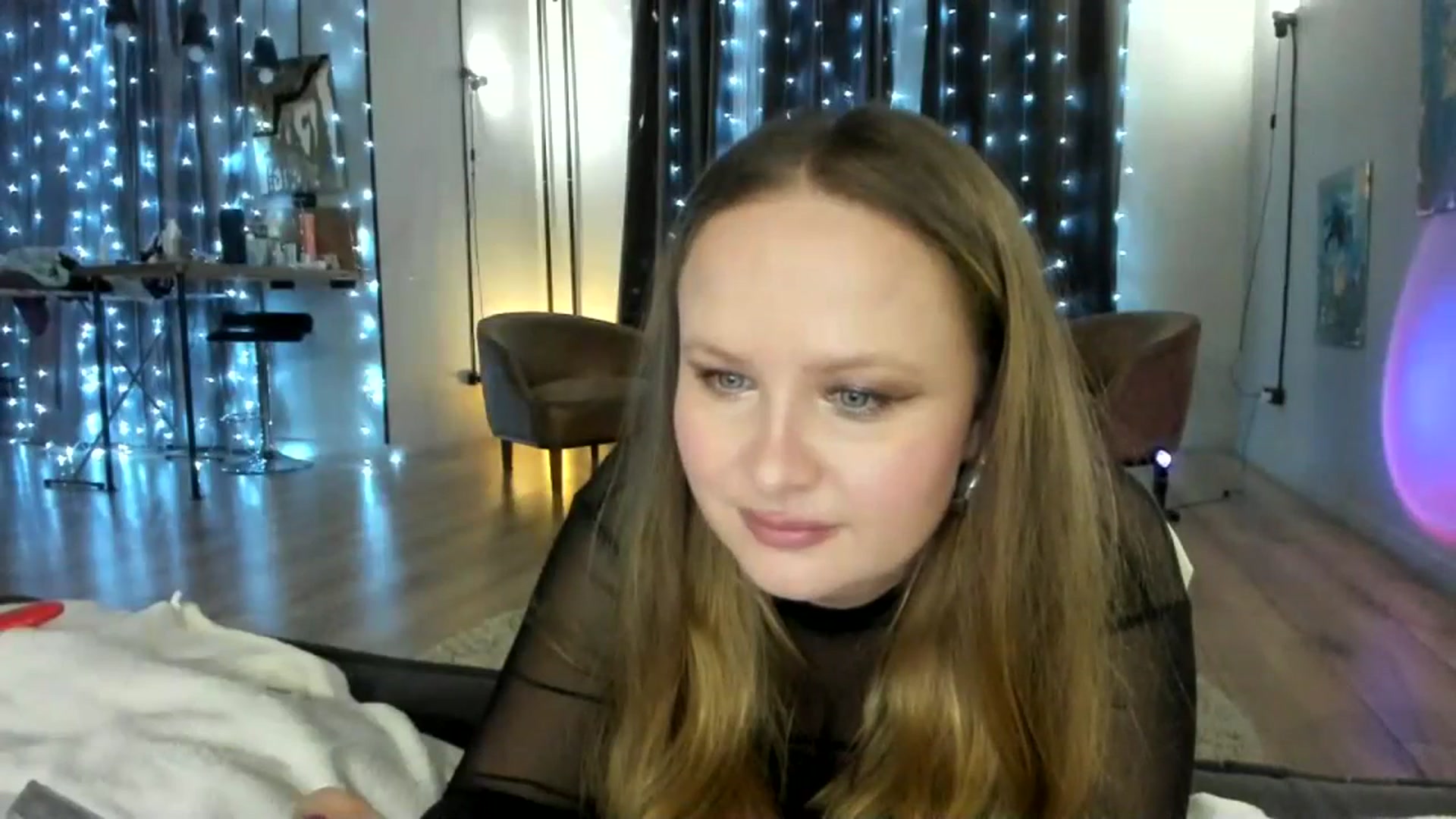 Gallery image thumbnail from F_L_E_U_R's myfreecams stream on, 01/16/2024, 22:01 image 2 of 20