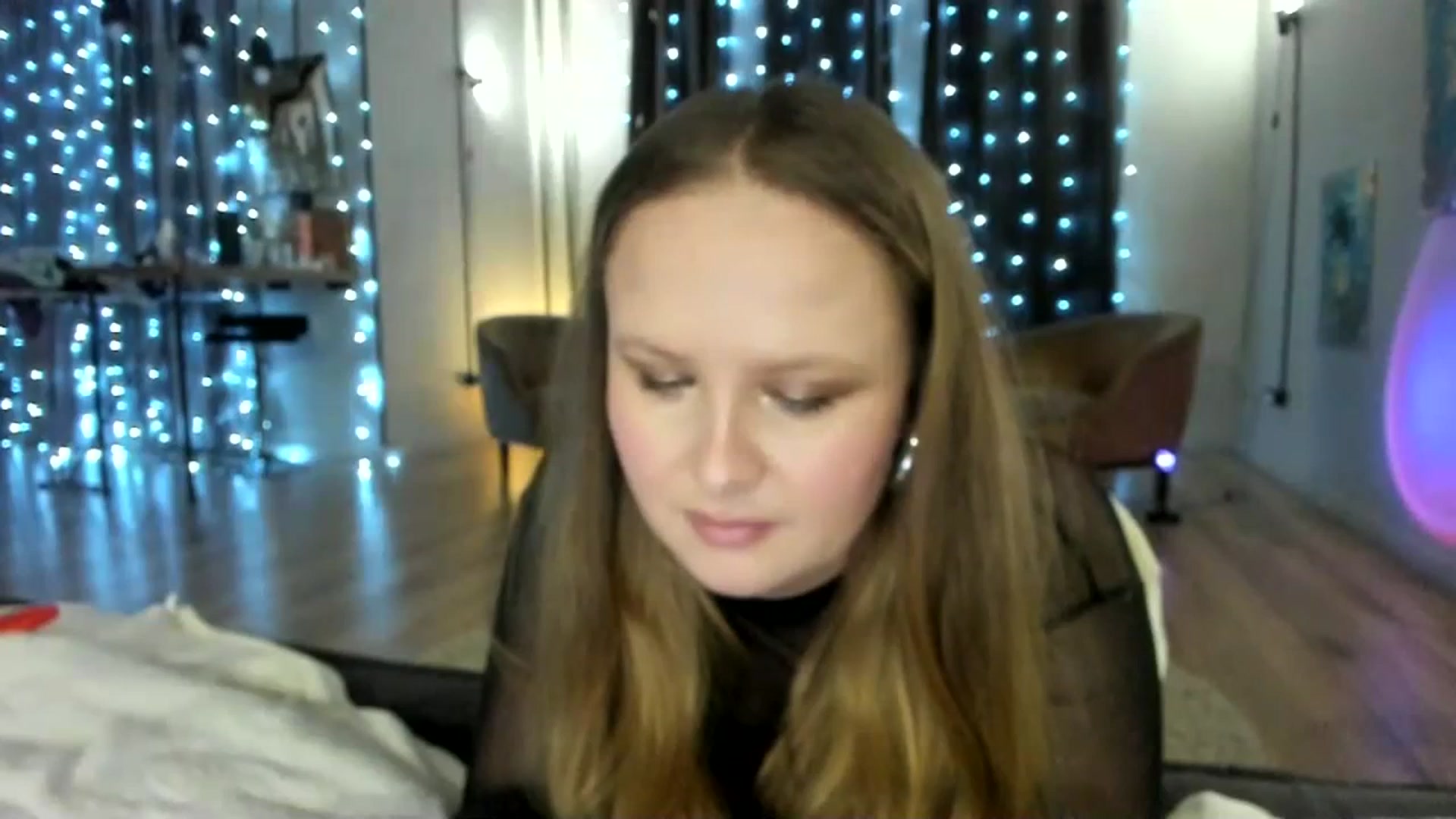 Gallery image thumbnail from F_L_E_U_R's myfreecams stream on, 01/16/2024, 22:01 image 1 of 20
