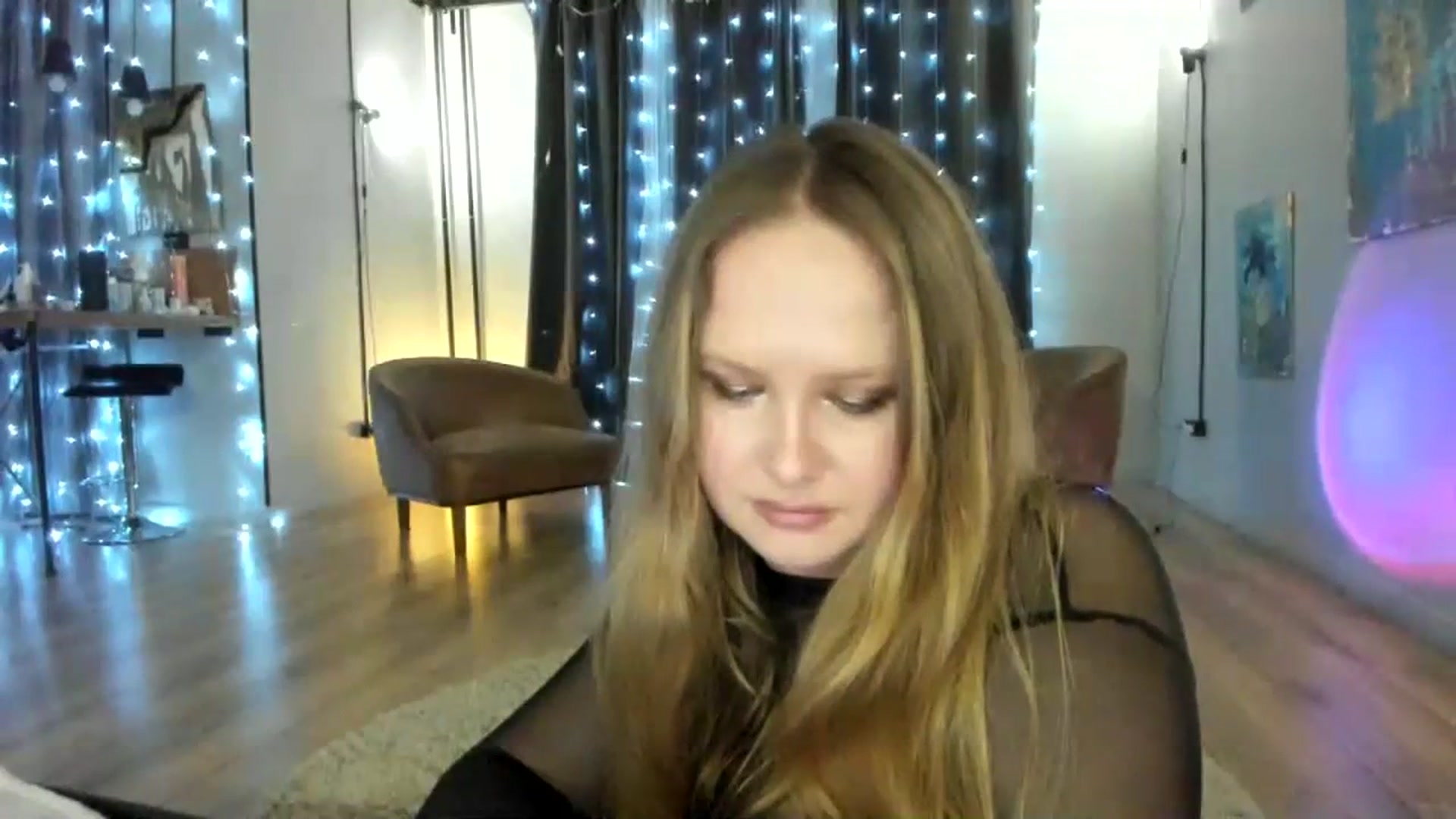 Gallery image thumbnail from F_L_E_U_R's myfreecams stream on, 01/16/2024, 22:01 image 6 of 20