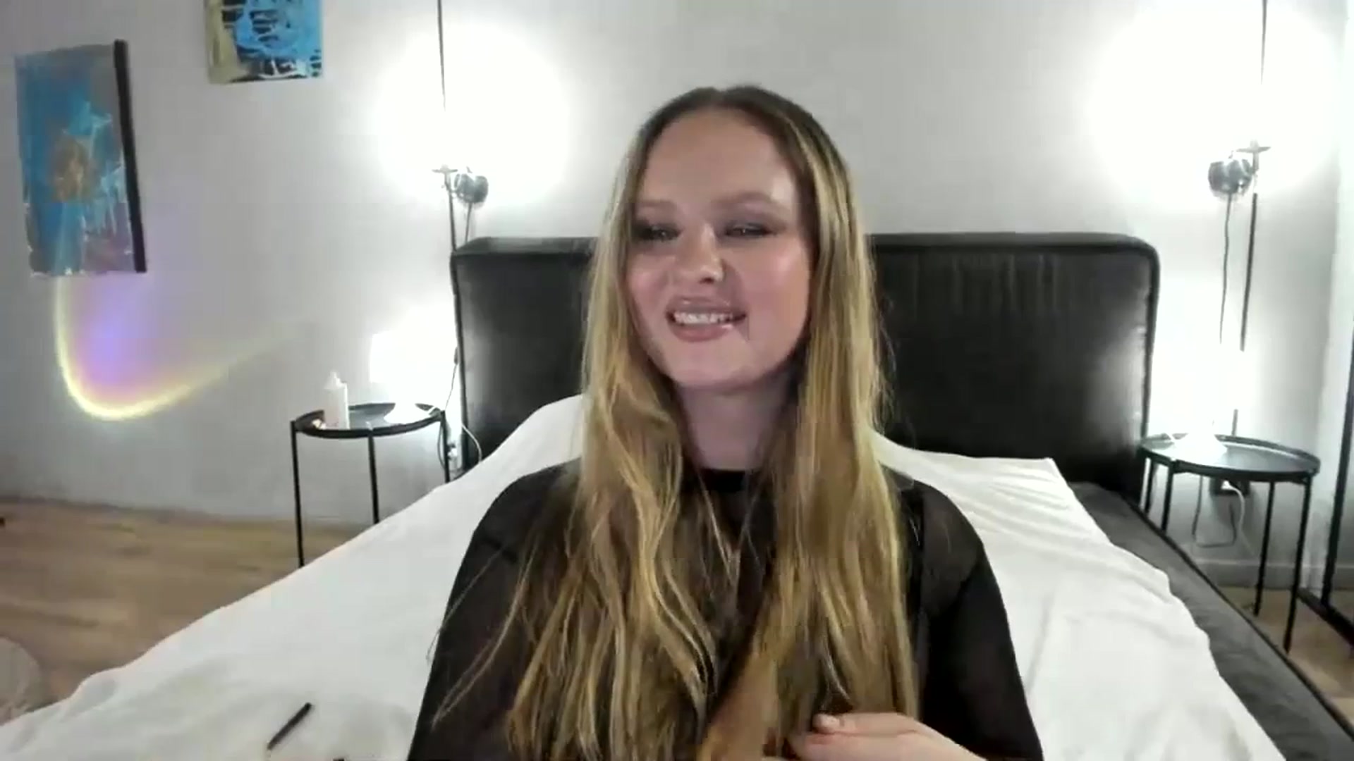 Gallery image thumbnail from F_L_E_U_R's myfreecams stream on, 01/18/2024, 21:30 image 15 of 20