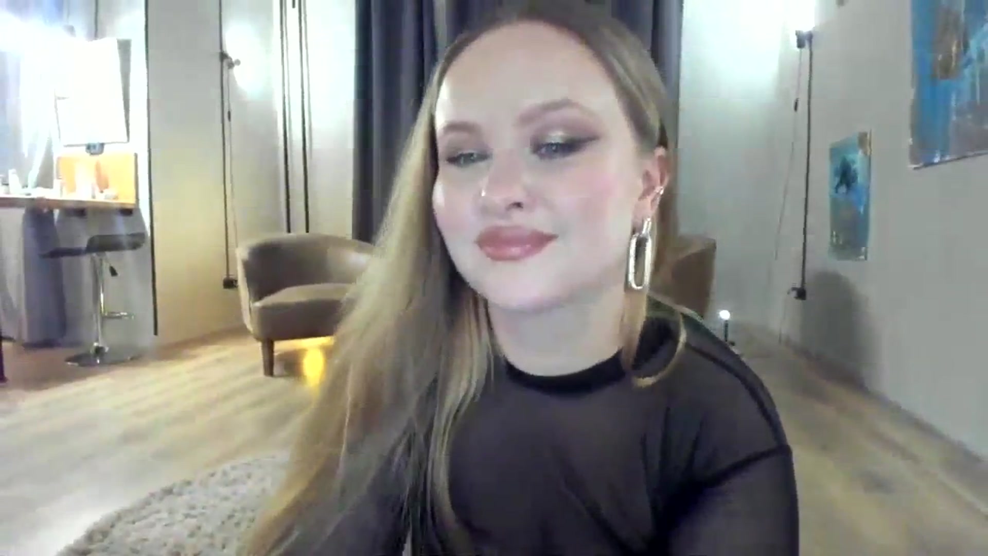 Gallery image thumbnail from F_L_E_U_R's myfreecams stream on, 01/26/2024, 01:05 image 7 of 20