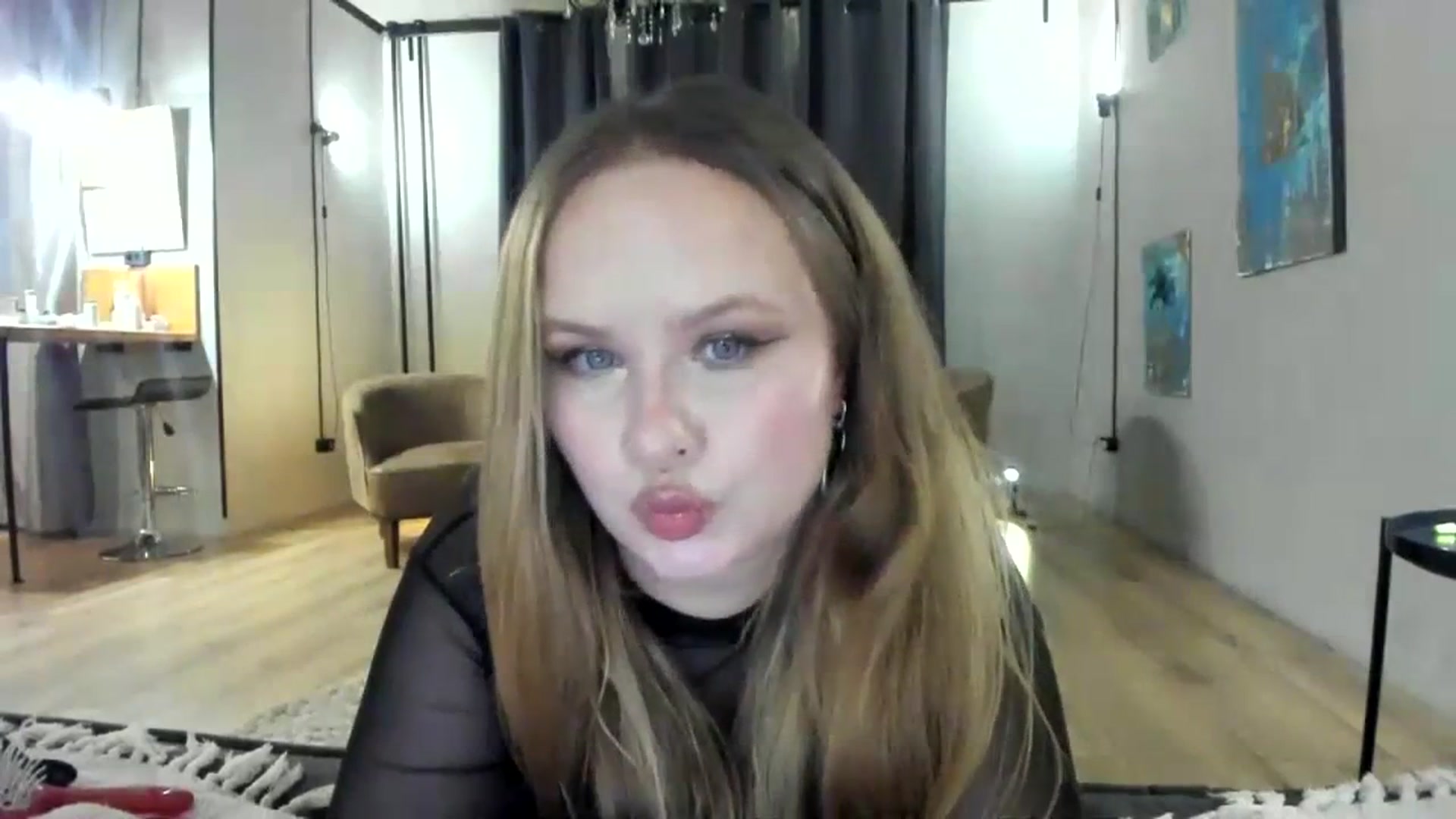 Gallery image thumbnail from F_L_E_U_R's myfreecams stream on, 01/26/2024, 01:05 image 13 of 20