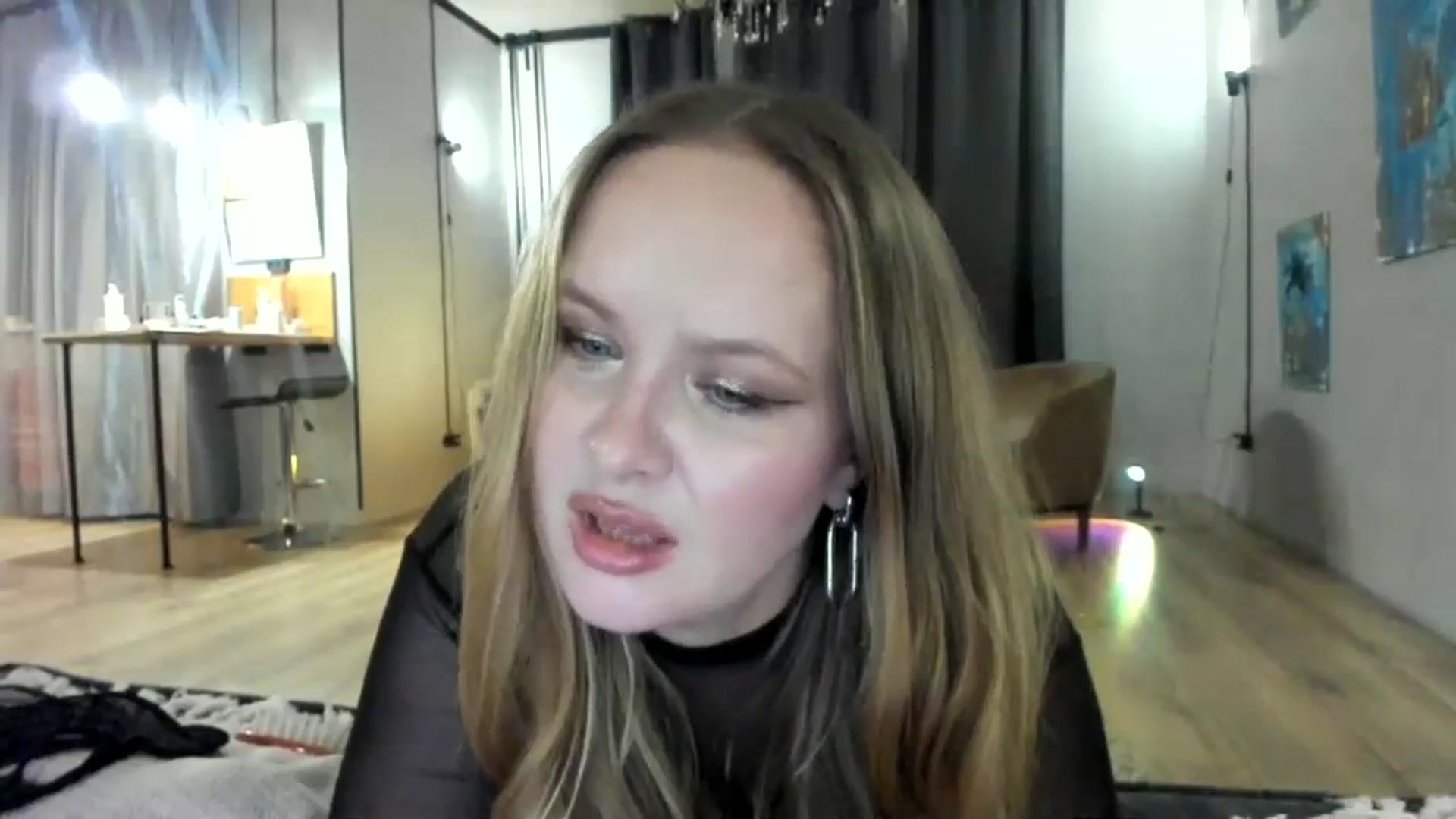 Gallery image thumbnail from F_L_E_U_R's myfreecams stream on, 01/26/2024, 01:05 image 19 of 20