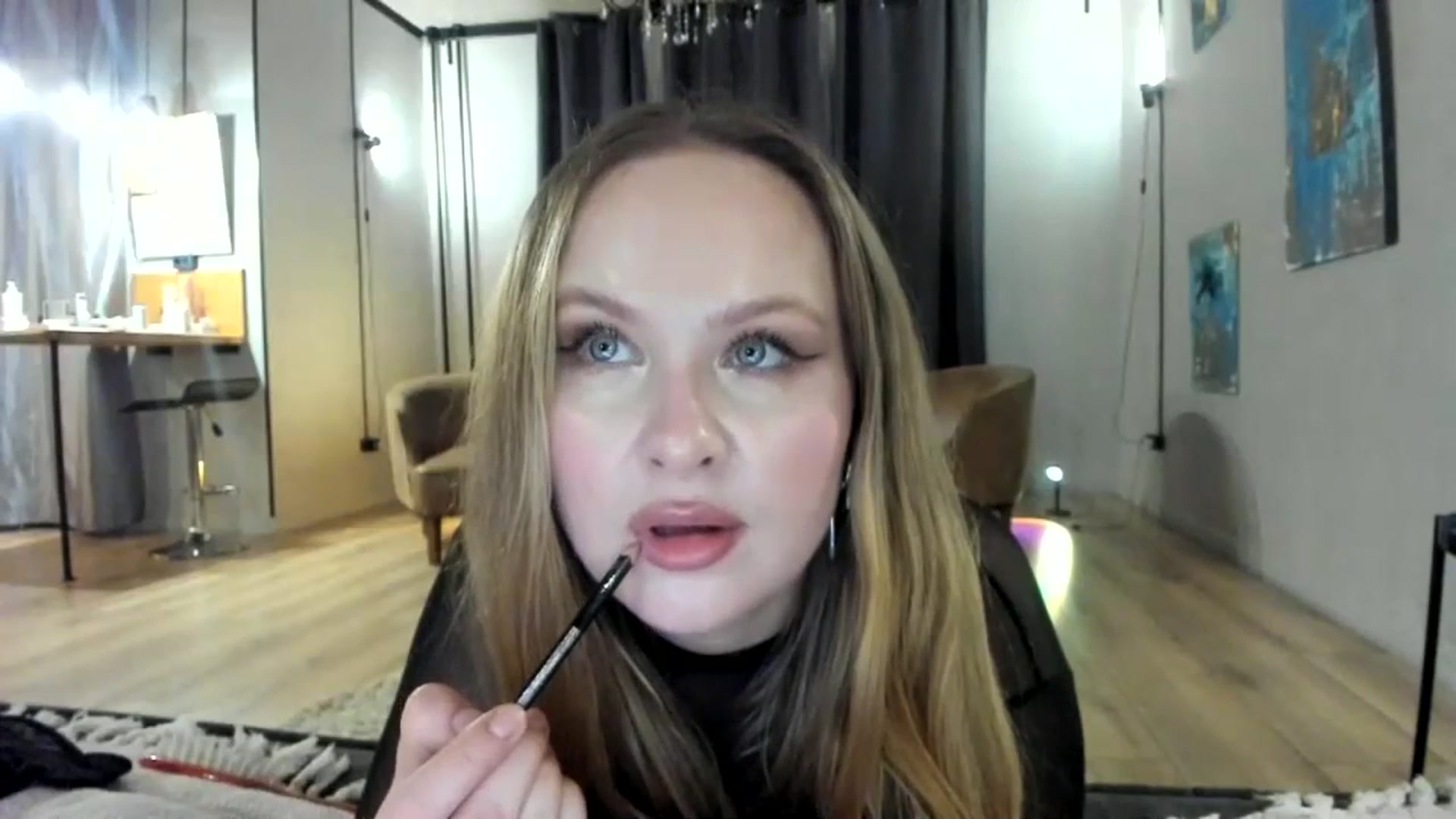 Gallery image thumbnail from F_L_E_U_R's myfreecams stream on, 01/26/2024, 01:05 image 16 of 20