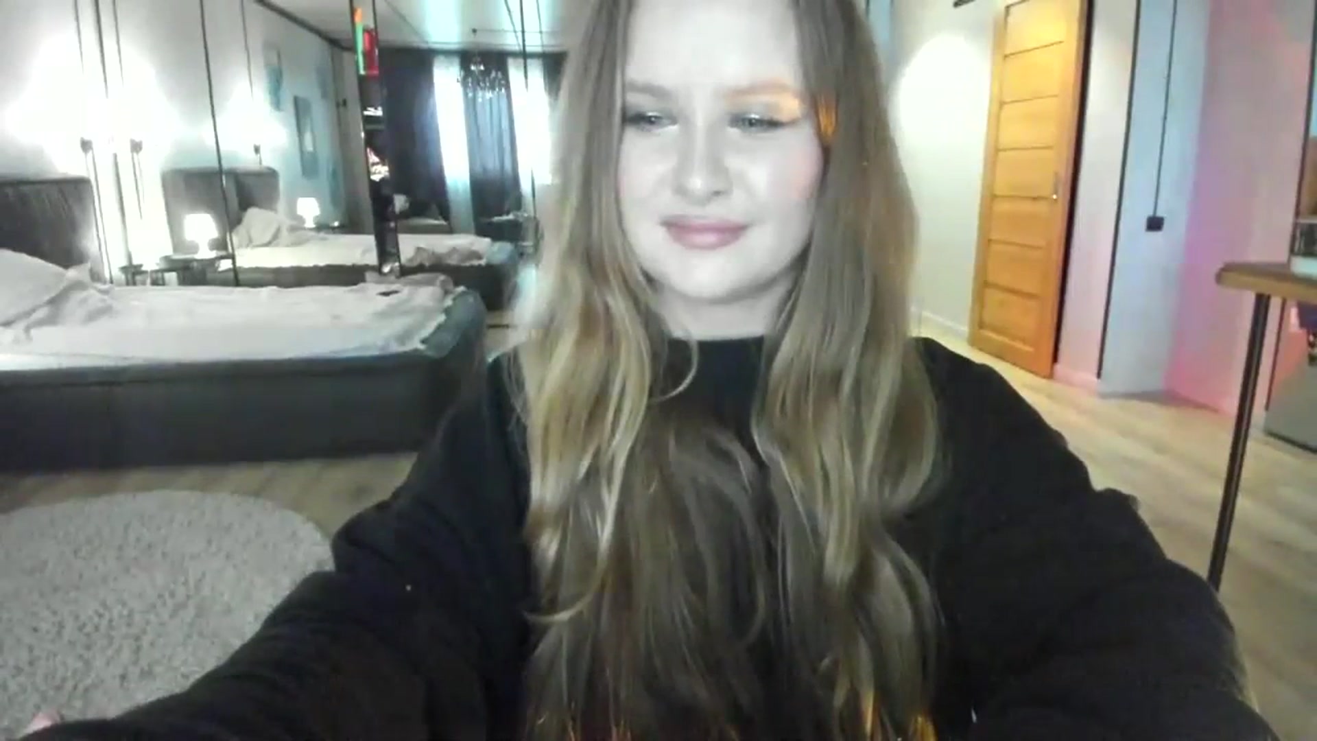 Gallery image thumbnail from F_L_E_U_R's myfreecams stream on, 02/25/2024, 13:29 image 9 of 20