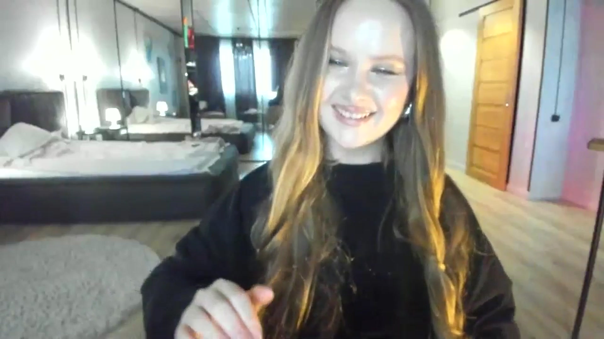 Gallery image thumbnail from F_L_E_U_R's myfreecams stream on, 02/25/2024, 13:29 image 7 of 20
