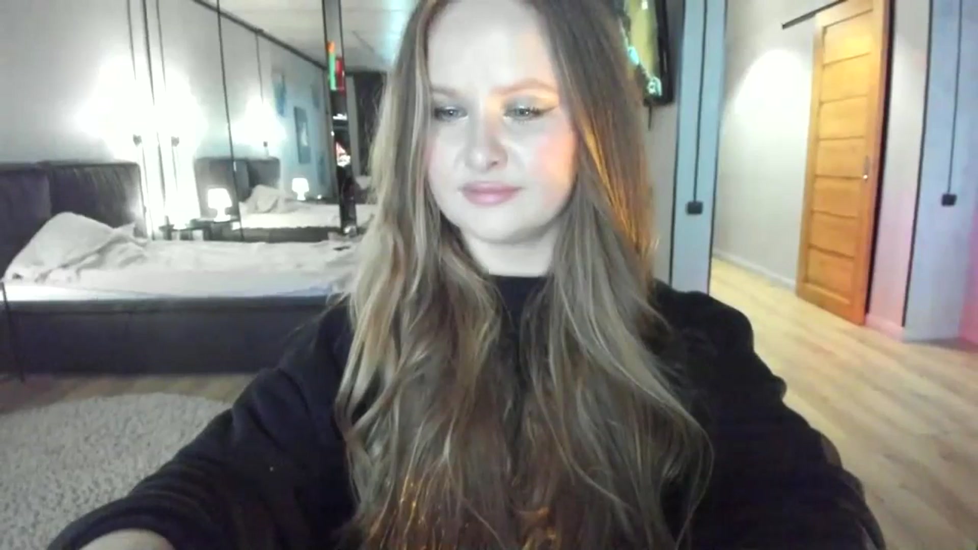 Gallery image thumbnail from F_L_E_U_R's myfreecams stream on, 02/25/2024, 13:29 image 13 of 20