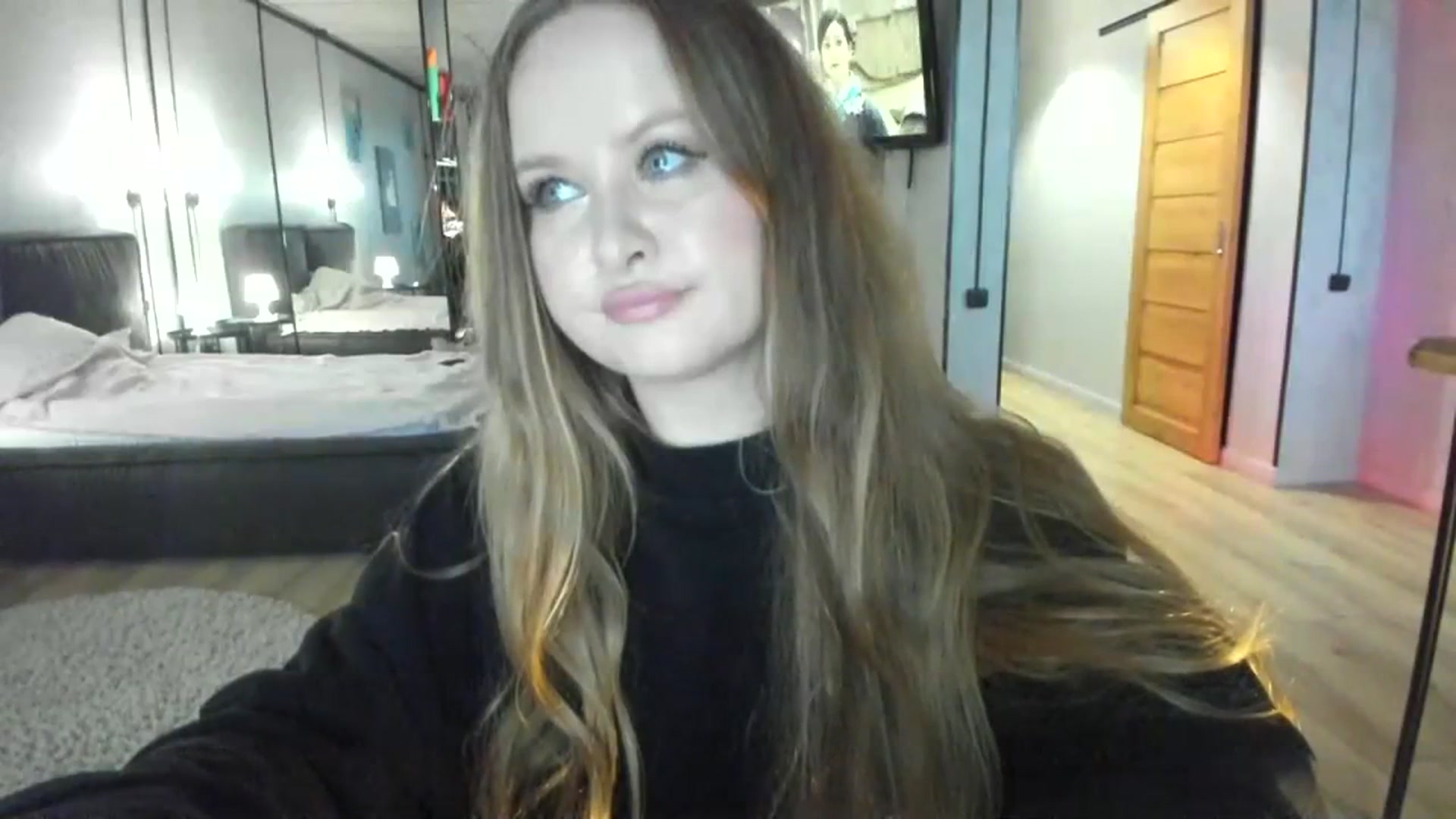 Gallery image thumbnail from F_L_E_U_R's myfreecams stream on, 02/25/2024, 13:29 image 15 of 20