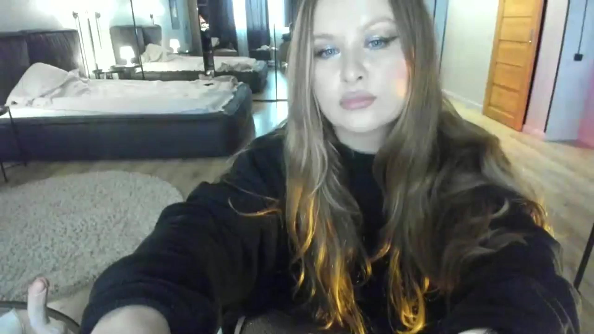 Gallery image thumbnail from F_L_E_U_R's myfreecams stream on, 02/25/2024, 13:29 image 8 of 20