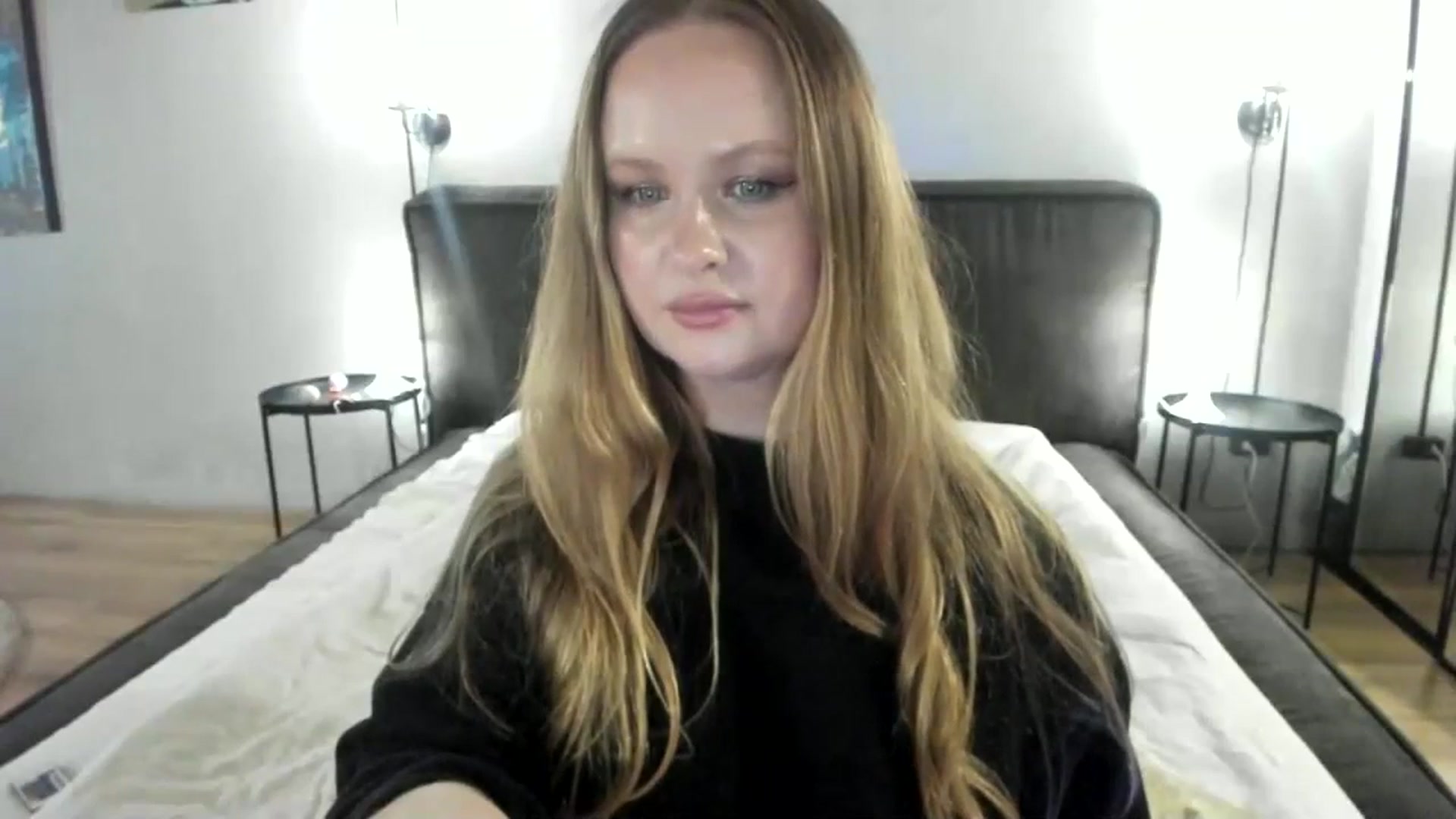 Gallery image thumbnail from F_L_E_U_R's myfreecams stream on, 03/02/2024, 13:36 image 10 of 20