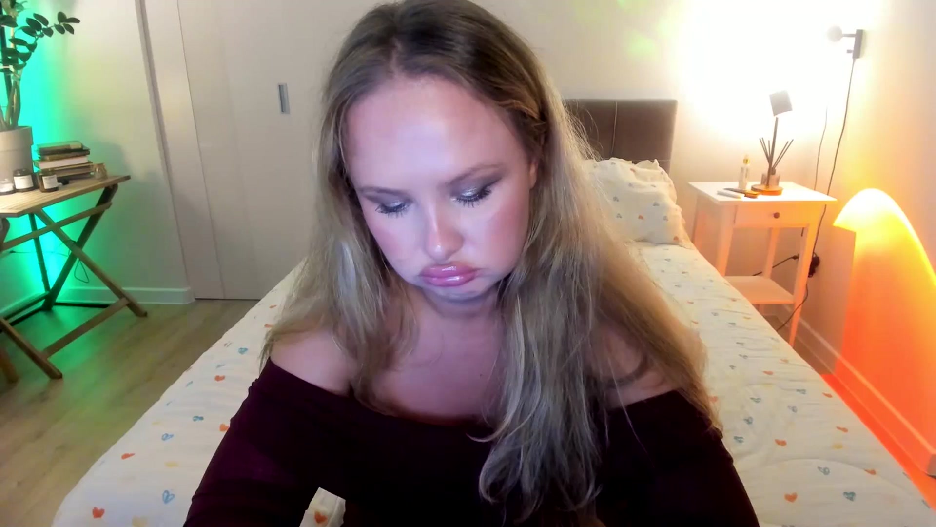 Gallery image thumbnail from F_L_E_U_R's myfreecams stream on, 10/27/2025, 24:48 image 1 of 20