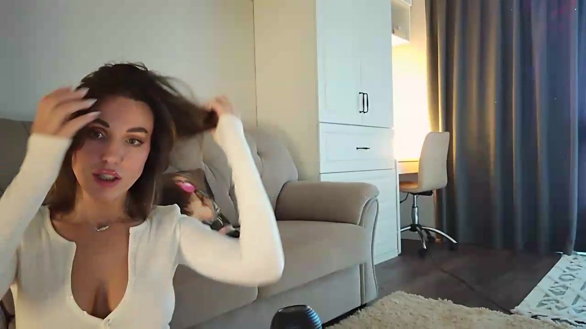 Gallery image thumbnail from Fabwine's myfreecams stream on, 09/13/2026, 07:26 image 16 of 20