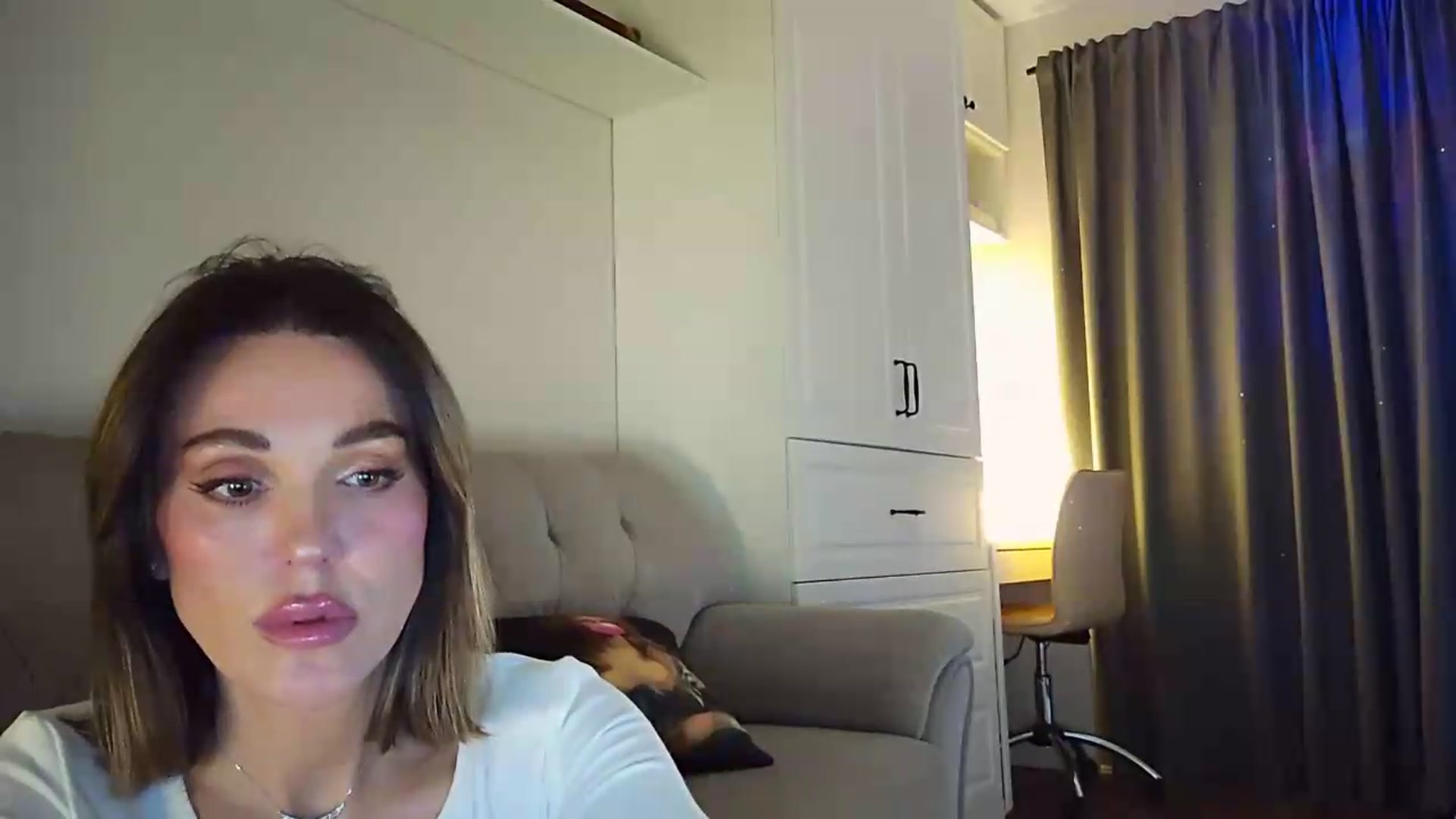 Gallery image thumbnail from Fabwine's myfreecams stream on, 09/13/2026, 12:28 image 3 of 20