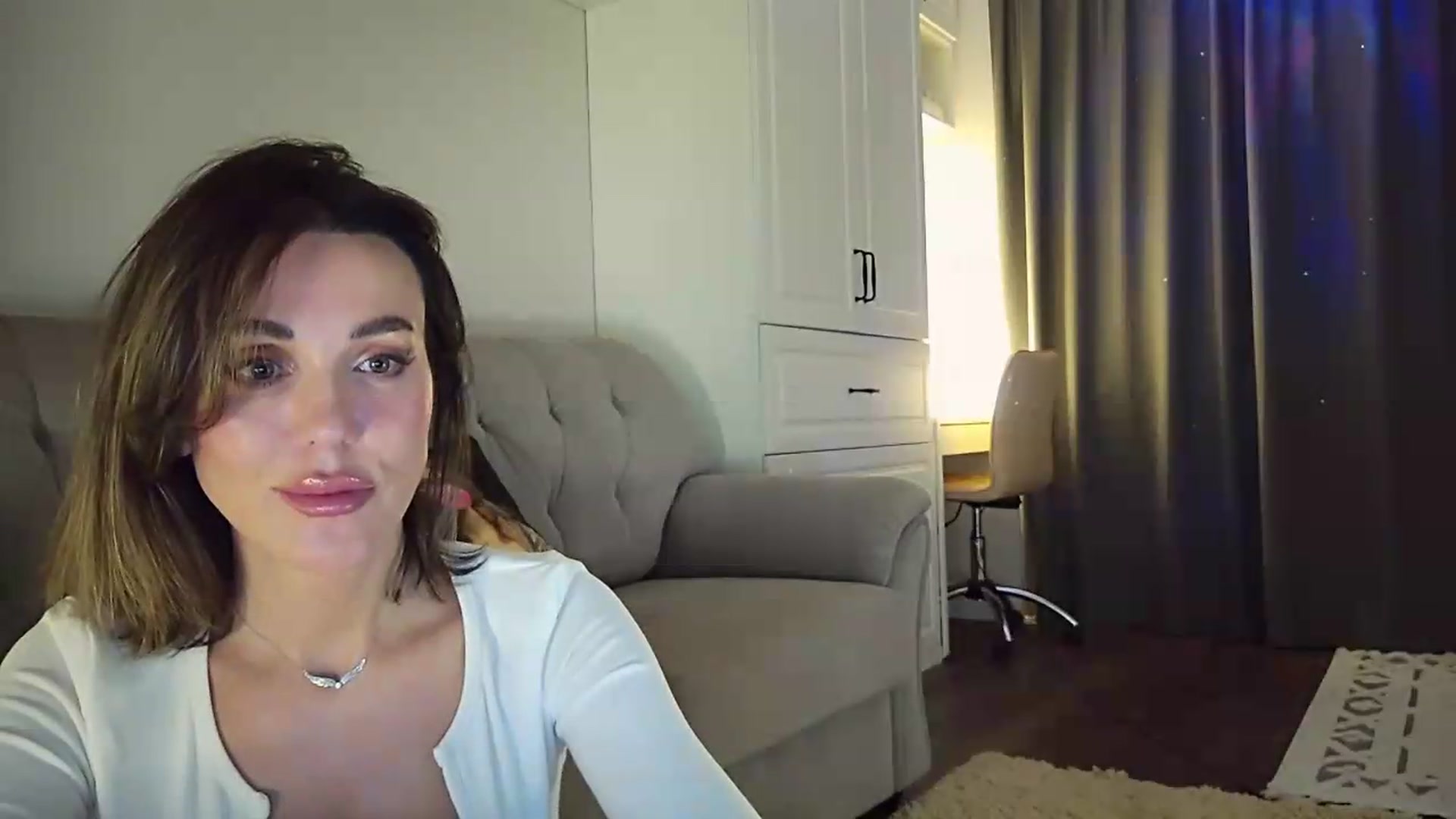 Gallery image thumbnail from Fabwine's myfreecams stream on, 09/13/2026, 12:28 image 14 of 20
