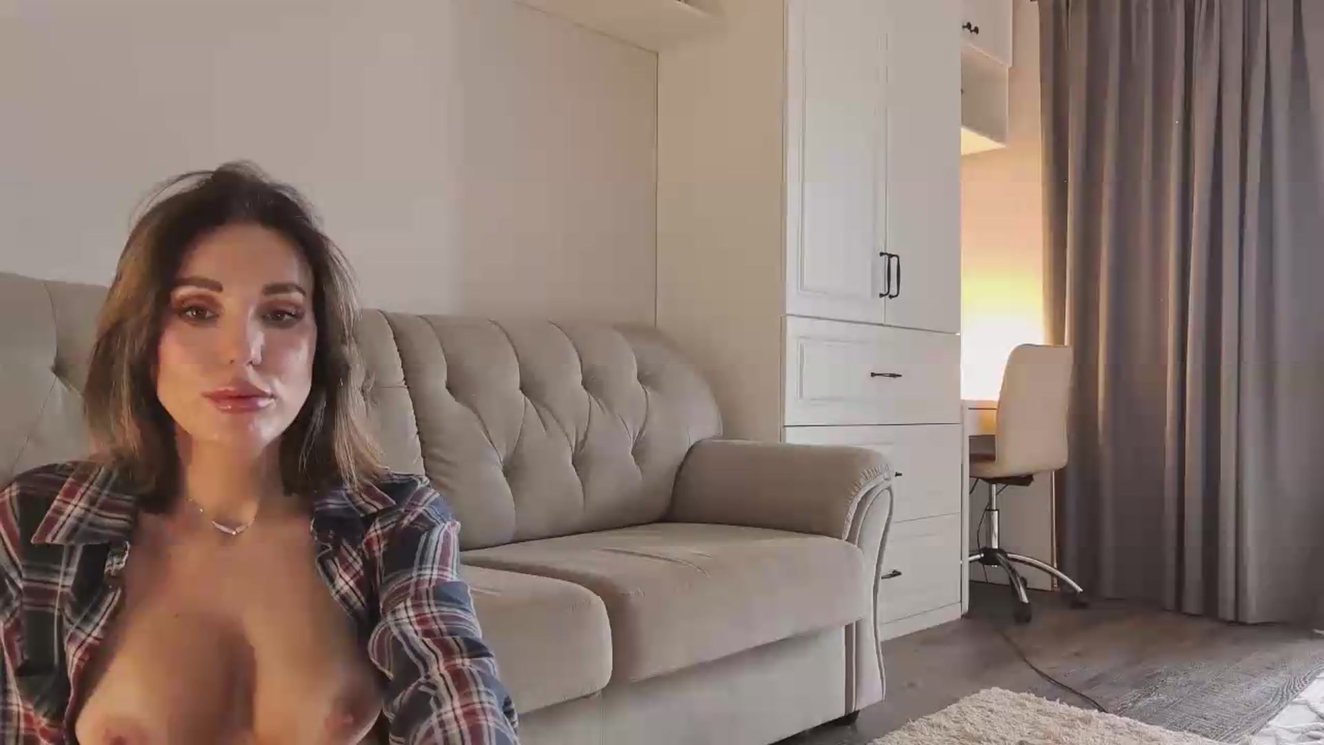 Gallery image thumbnail from Fabwine's myfreecams stream on, 09/20/2026, 07:24 image 16 of 20