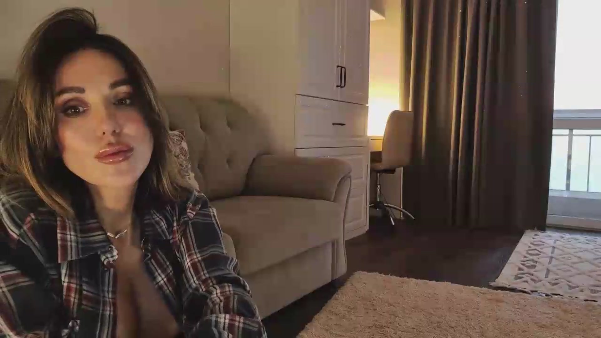 Gallery image thumbnail from Fabwine's myfreecams stream on, 09/20/2026, 09:18 image 16 of 20