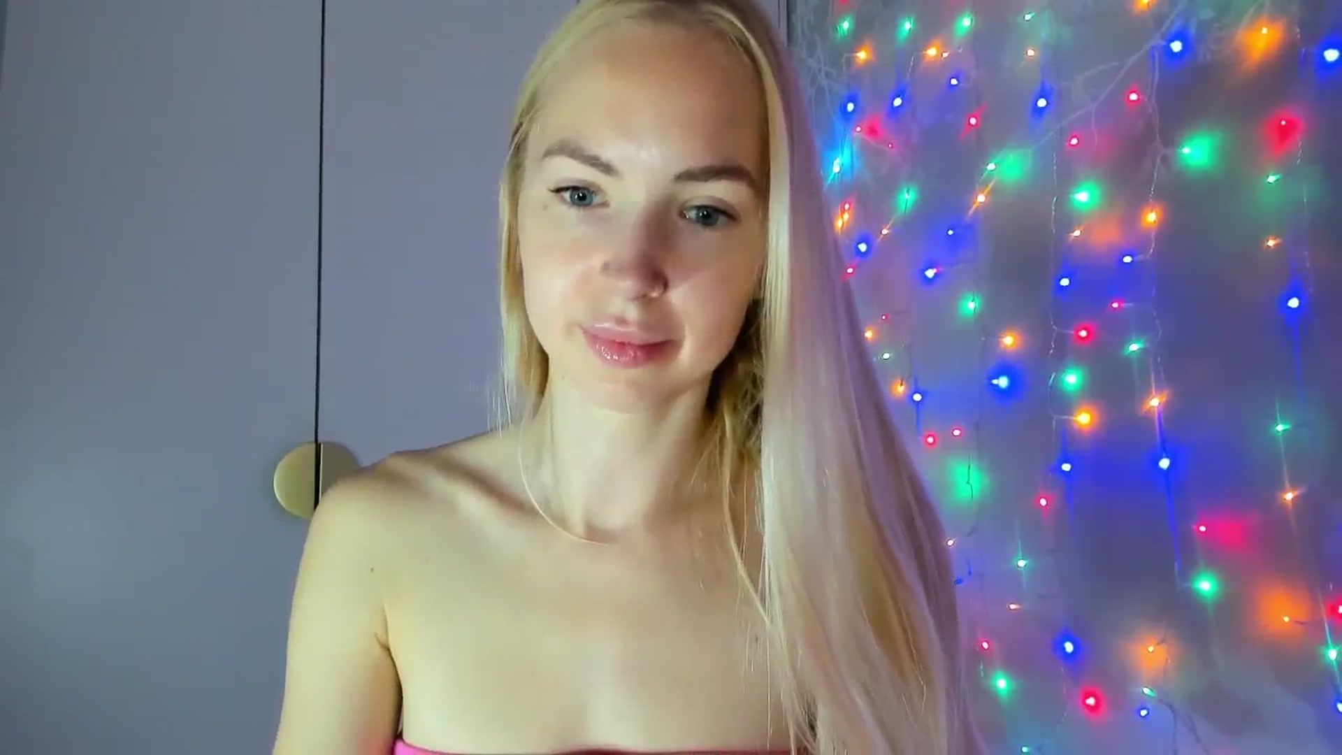 Gallery image thumbnail from FaceBarbie's myfreecams stream on, 11/11/2025, 10:16 image 20 of 20