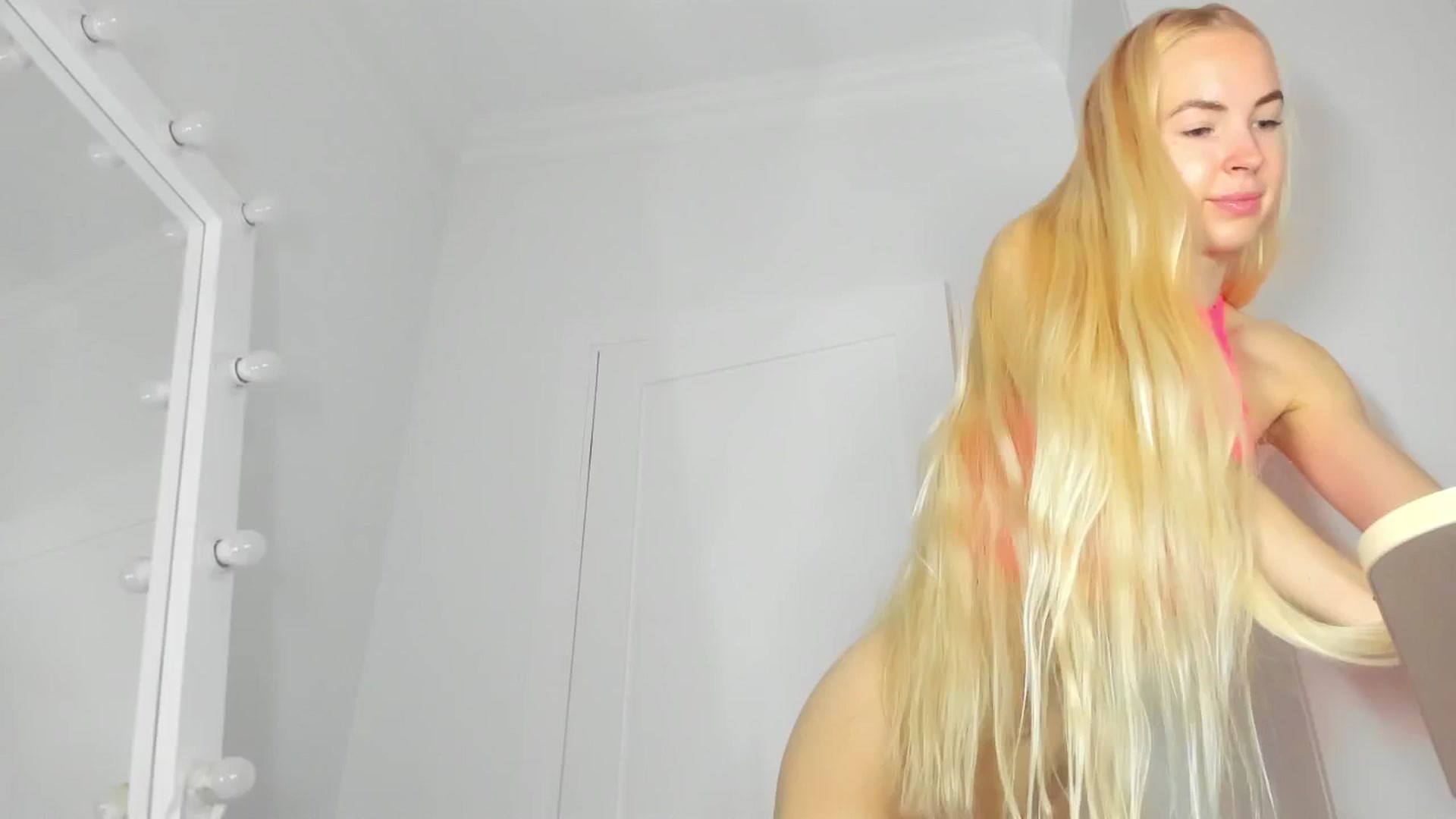 Gallery image thumbnail from FaceBarbie's myfreecams stream on, 11/21/2025, 07:04 image 16 of 20