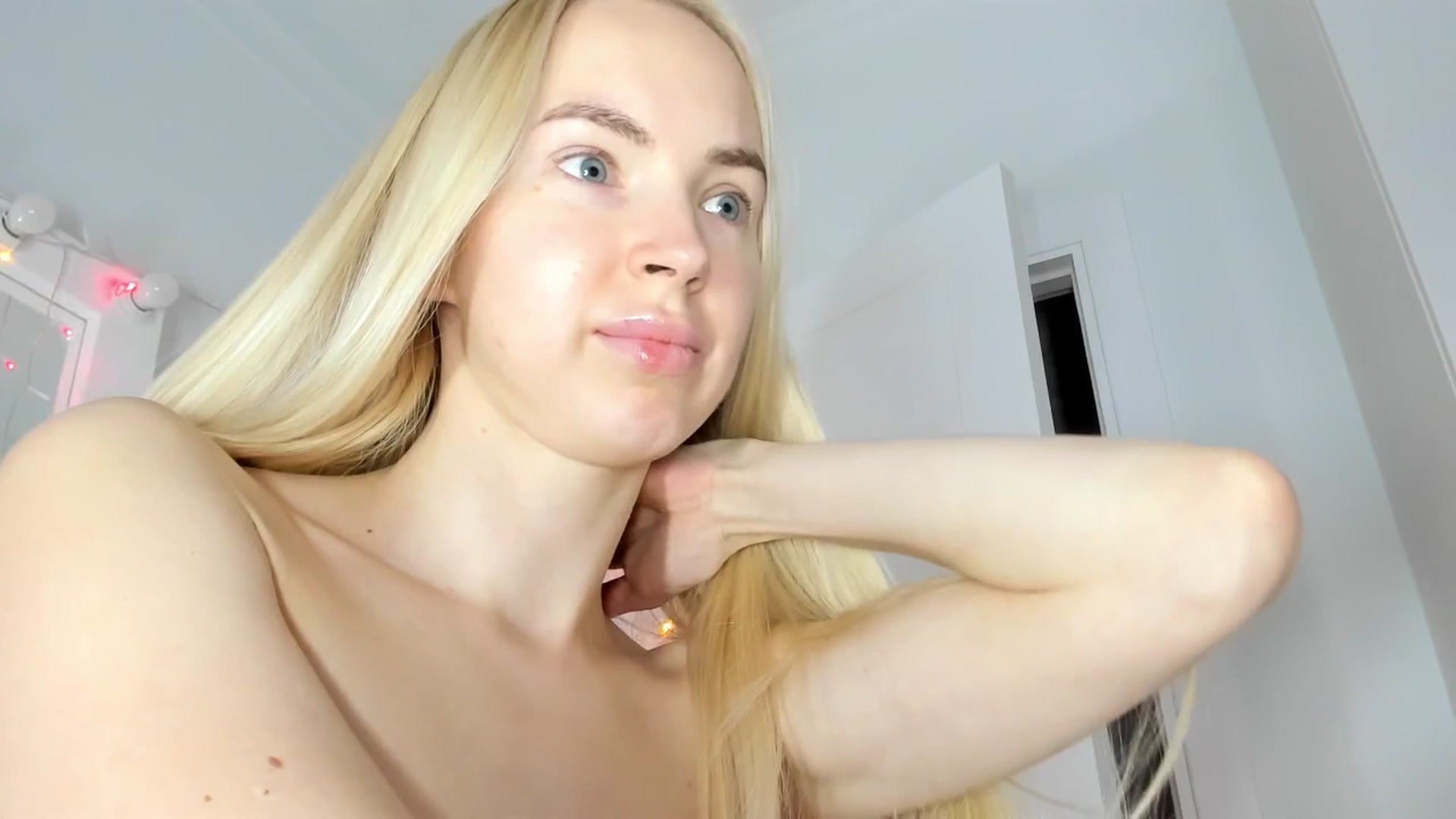 Gallery image thumbnail from FaceBarbie's myfreecams stream on, 12/22/2025, 09:53 image 15 of 20