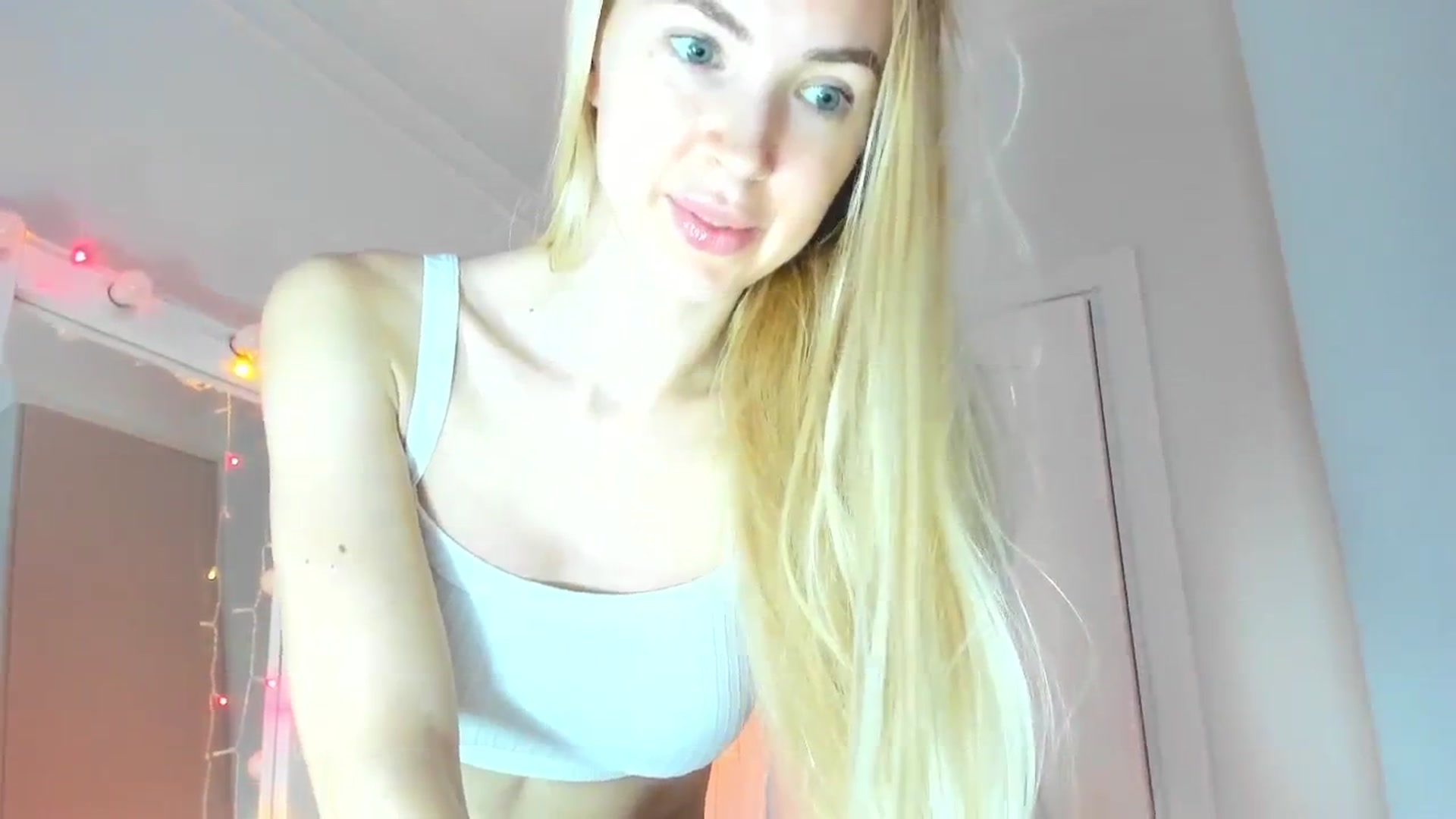 Gallery image thumbnail from FaceBarbie's myfreecams stream on, 12/24/2025, 08:38 image 14 of 20
