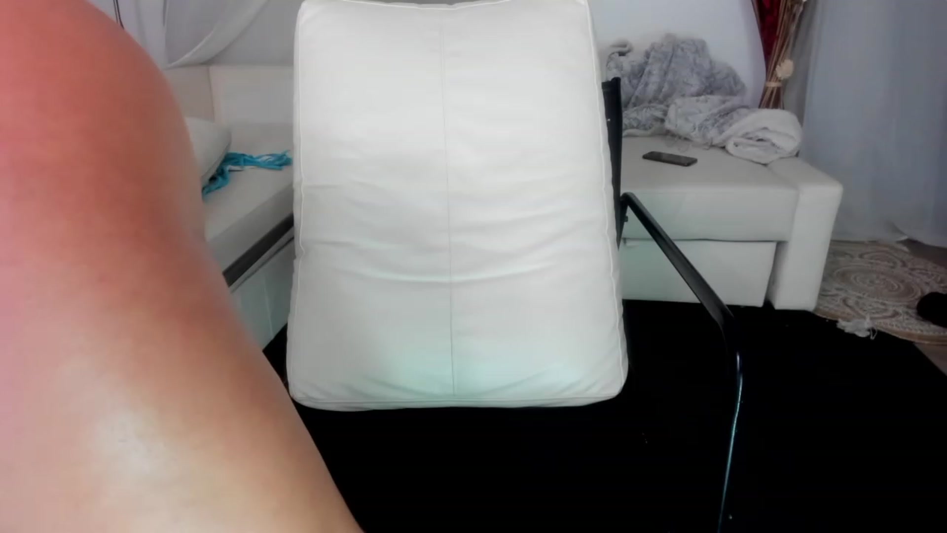 Gallery image thumbnail from Face_Doll's myfreecams stream on, 04/01/2023, 20:15 image 7 of 20