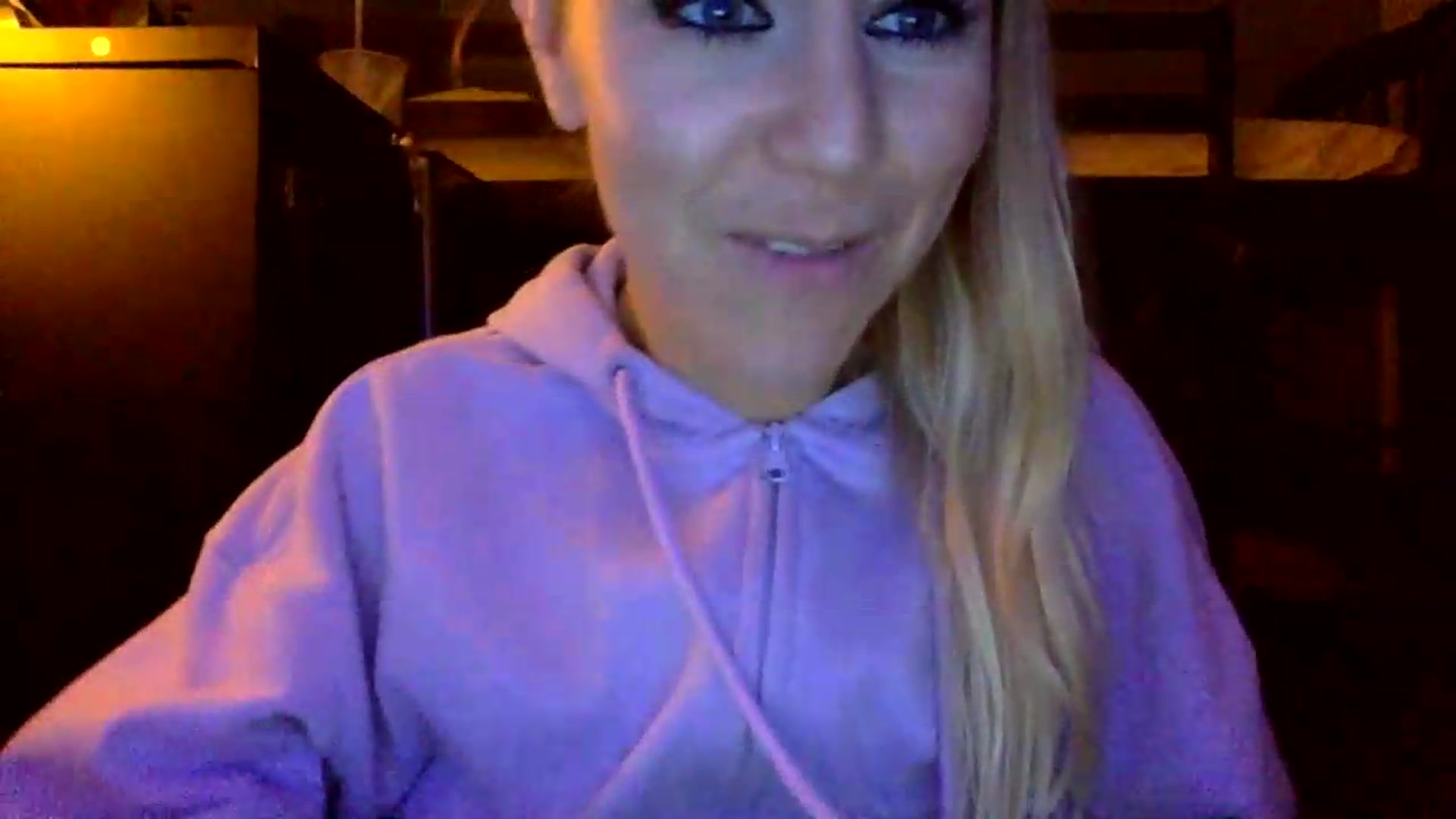 Gallery image thumbnail from FadedJade's myfreecams stream on, 05/27/2026, 10:31 image 14 of 20
