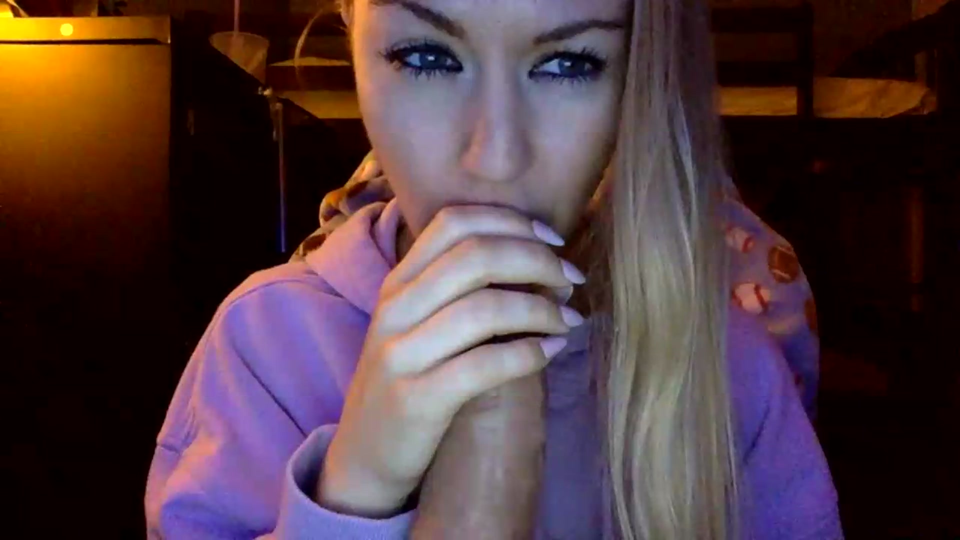 Gallery image thumbnail from FadedJade's myfreecams stream on, 05/27/2026, 10:31 image 16 of 20