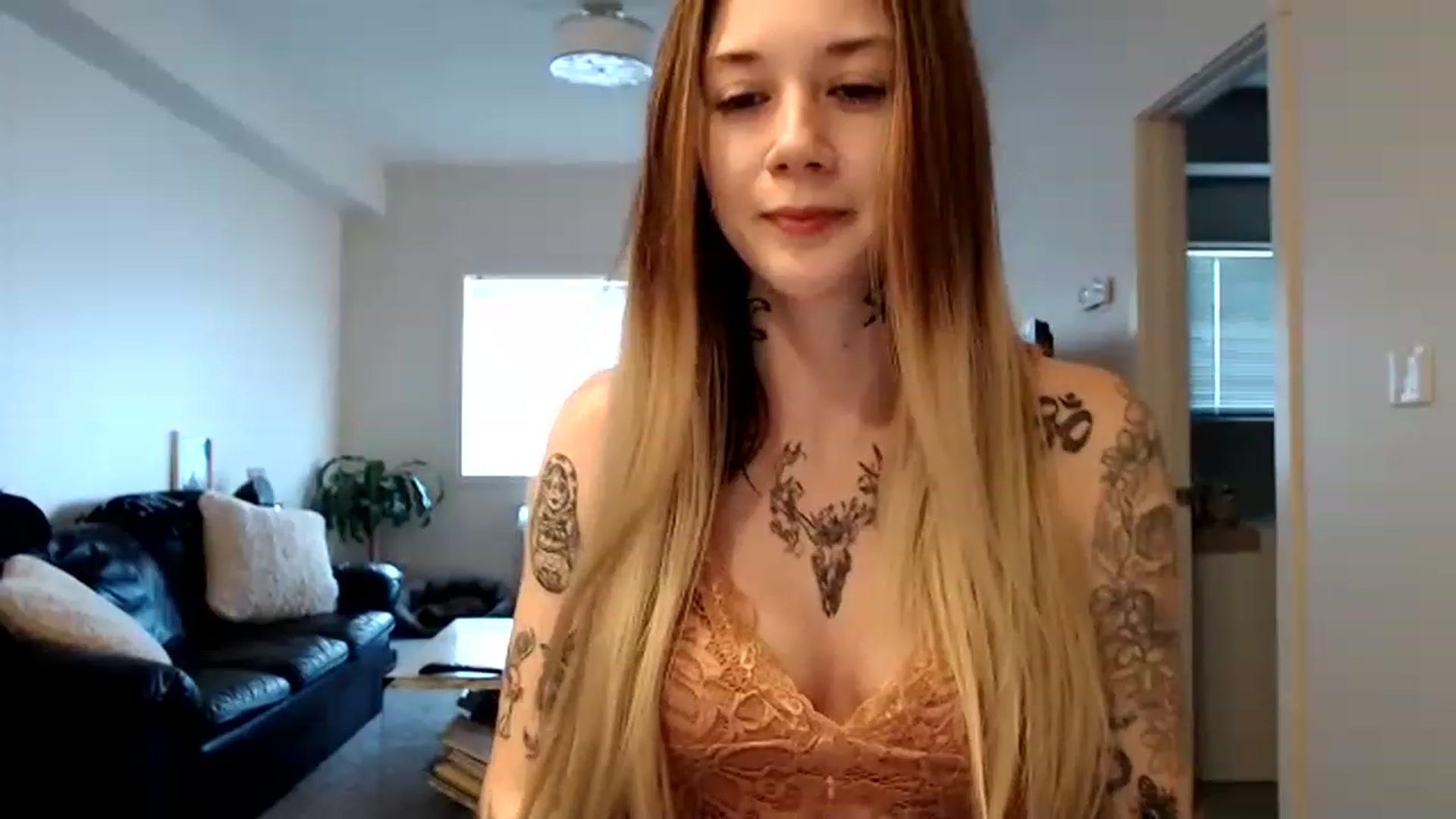 Gallery image thumbnail from Faerrie_'s myfreecams stream on, 04/03/2023, 21:43 image 10 of 20