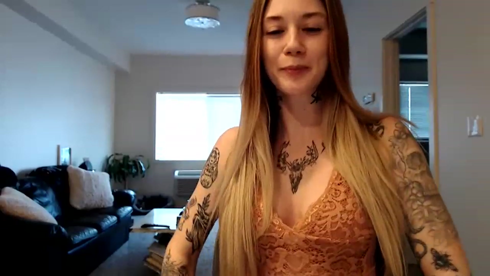 Gallery image thumbnail from Faerrie_'s myfreecams stream on, 04/03/2023, 21:43 image 13 of 20
