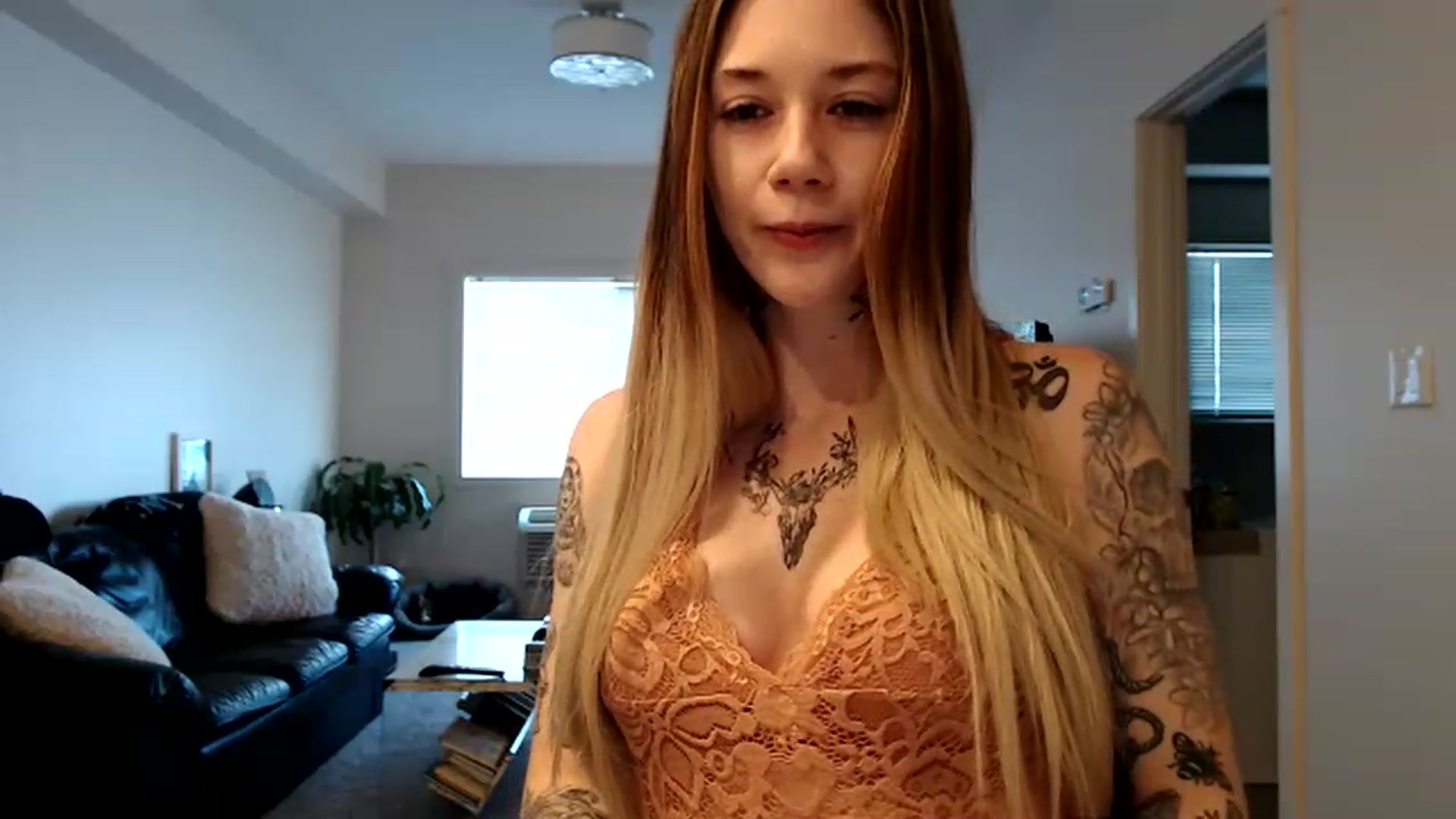 Gallery image thumbnail from Faerrie_'s myfreecams stream on, 04/03/2023, 21:43 image 12 of 20