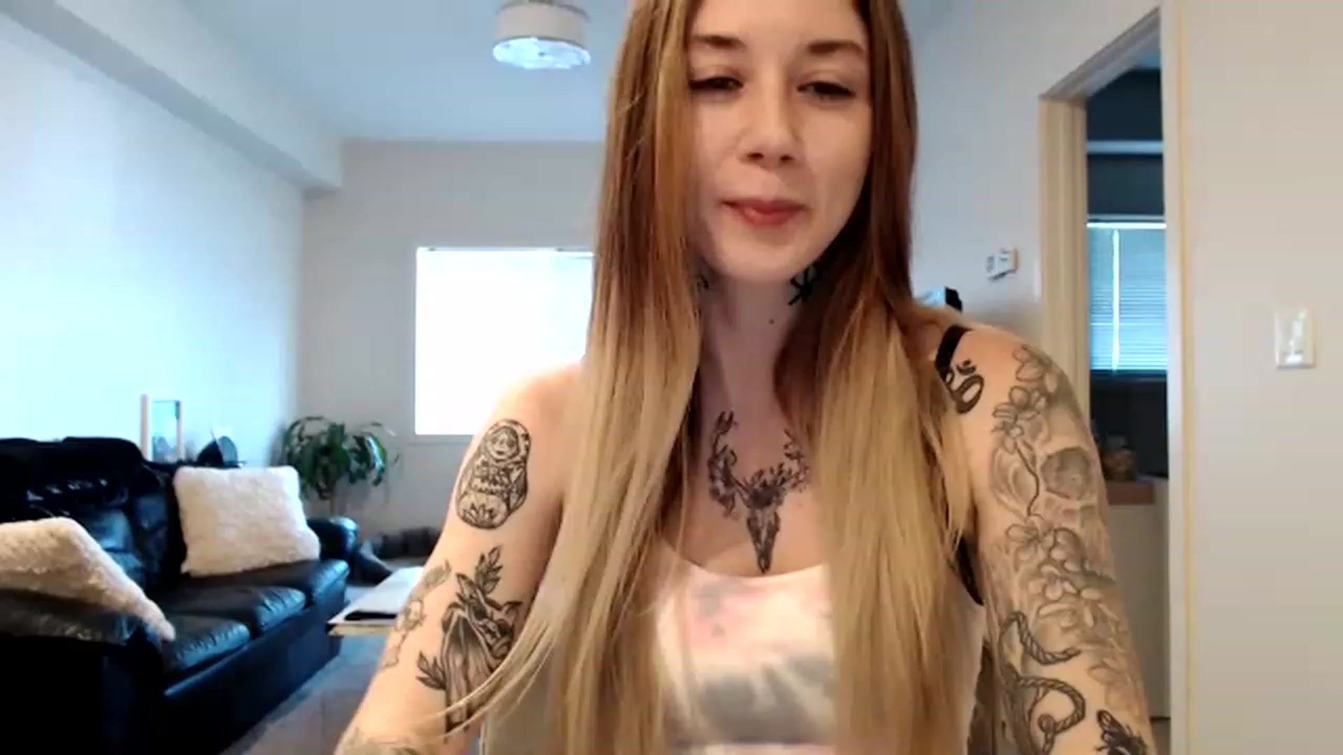 Gallery image thumbnail from Faerrie_'s myfreecams stream on, 04/27/2023, 22:57 image 16 of 20