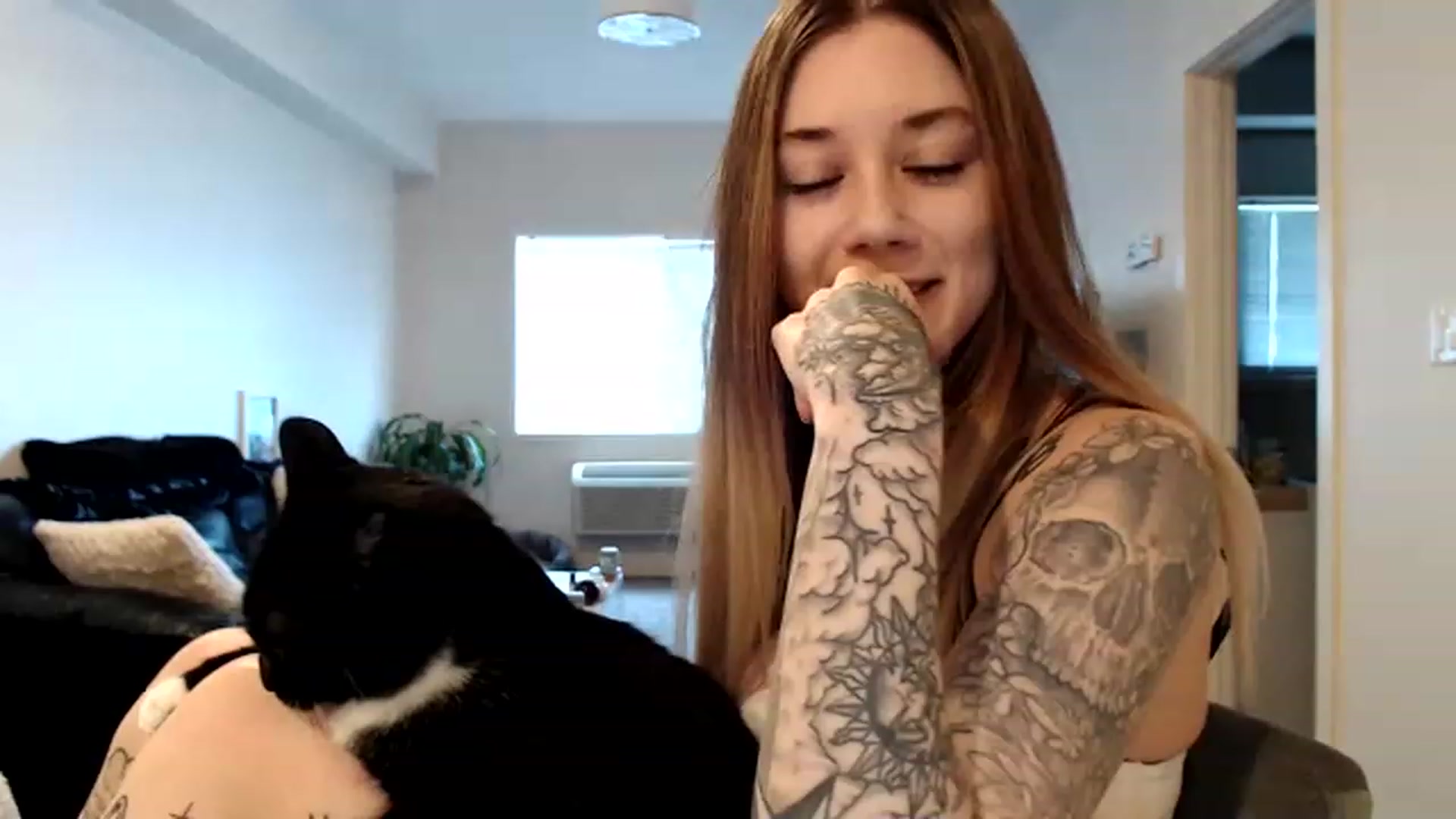 Gallery image thumbnail from Faerrie_'s myfreecams stream on, 04/27/2023, 22:57 image 4 of 20