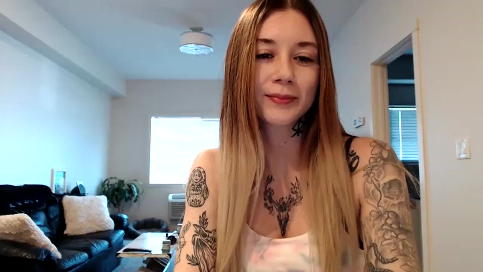 Gallery image thumbnail from Faerrie_'s myfreecams stream on, 04/27/2023, 22:57 image 20 of 20