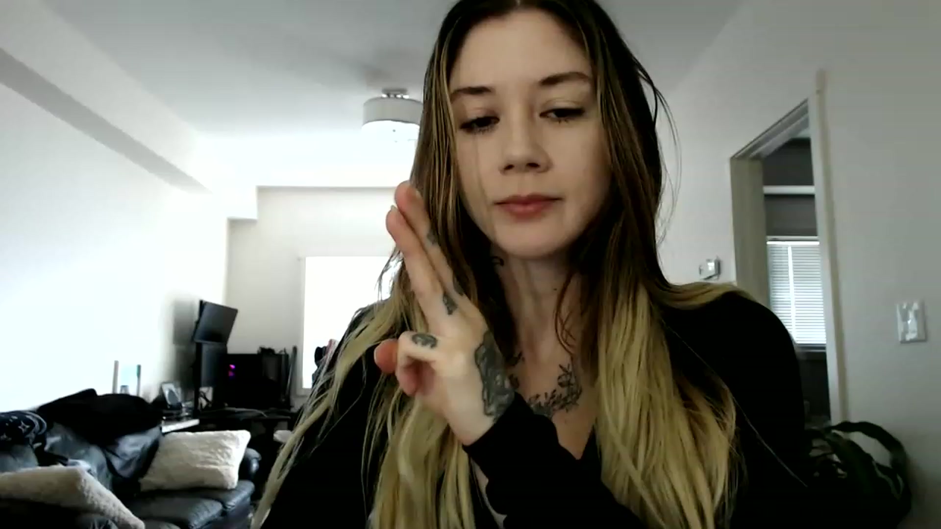 Gallery image thumbnail from Faerrie_'s myfreecams stream on, 05/23/2023, 20:36 image 17 of 20