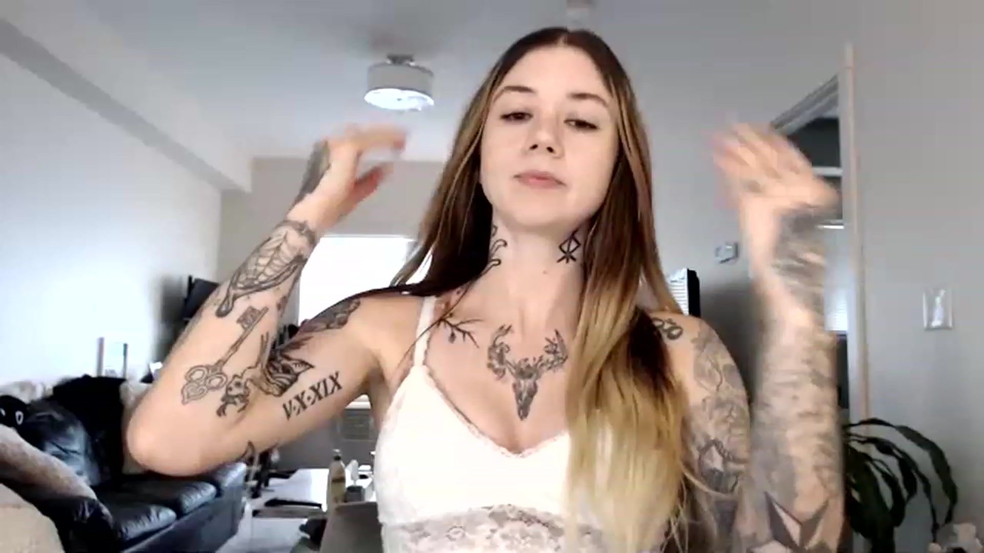 Gallery image thumbnail from Faerrie_'s myfreecams stream on, 06/10/2023, 21:22 image 5 of 20