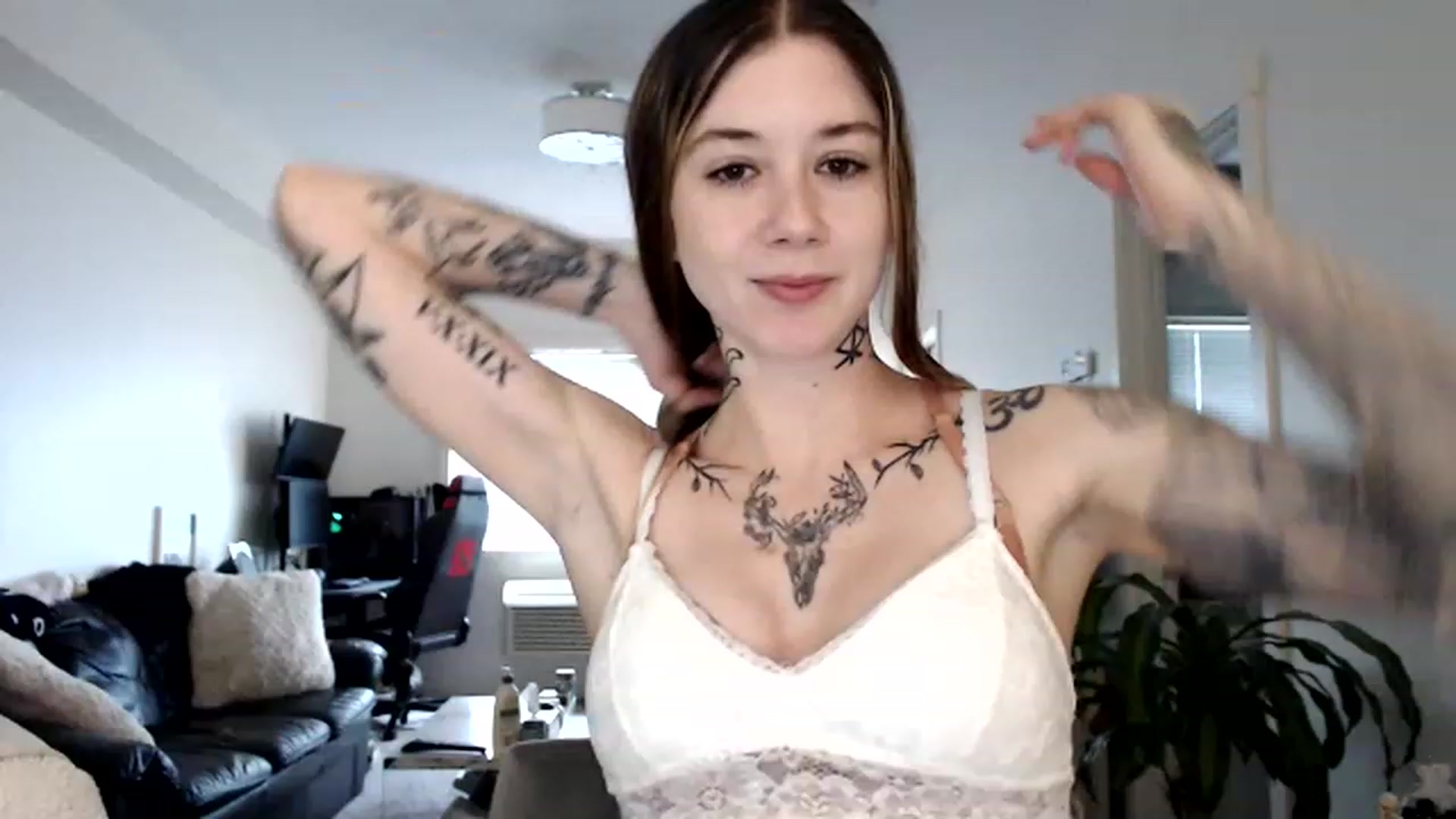Gallery image thumbnail from Faerrie_'s myfreecams stream on, 06/10/2023, 21:22 image 12 of 20