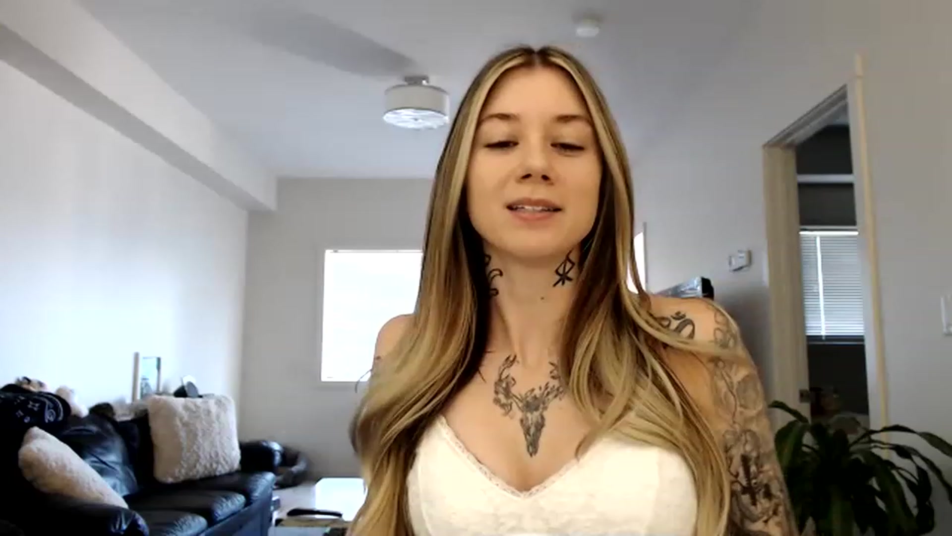 Gallery image thumbnail from Faerrie_'s myfreecams stream on, 07/19/2023, 21:31 image 5 of 20