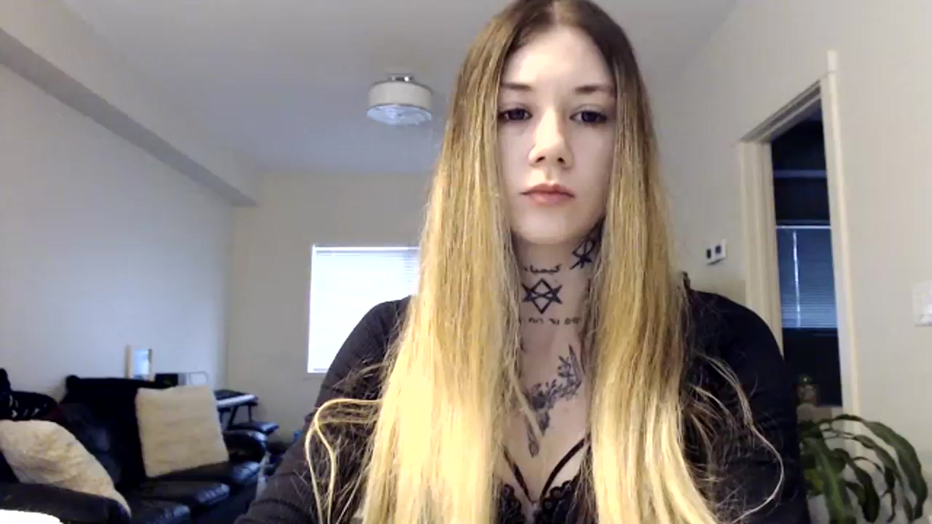 Gallery image thumbnail from Faerrie_'s myfreecams stream on, 12/06/2023, 21:42 image 16 of 20