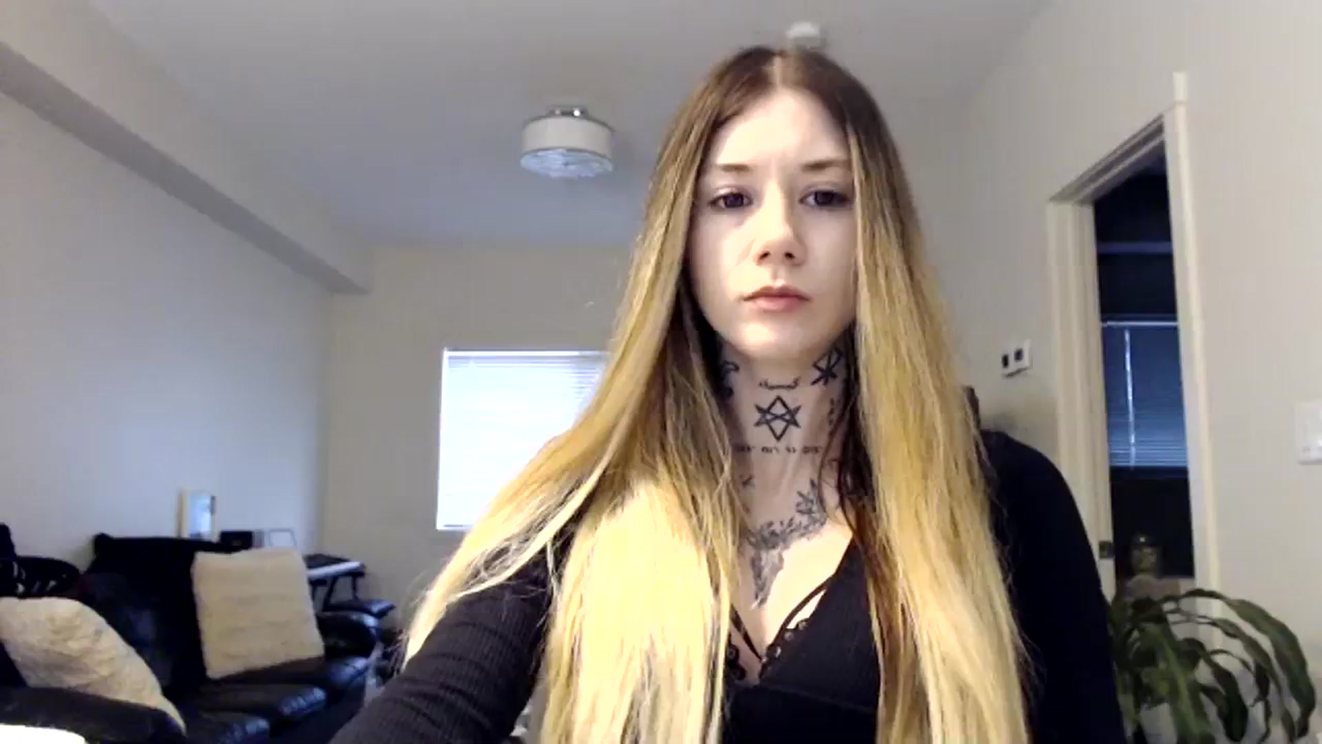 Gallery image thumbnail from Faerrie_'s myfreecams stream on, 12/06/2023, 21:42 image 18 of 20