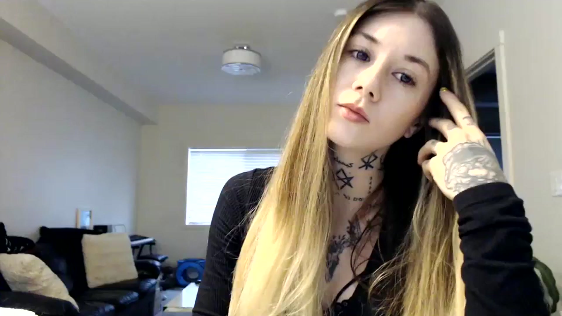 Gallery image thumbnail from Faerrie_'s myfreecams stream on, 12/06/2023, 21:42 image 1 of 20