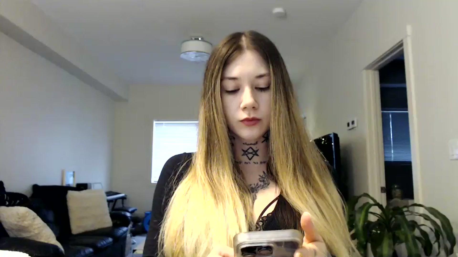 Gallery image thumbnail from Faerrie_'s myfreecams stream on, 12/06/2023, 21:42 image 5 of 20
