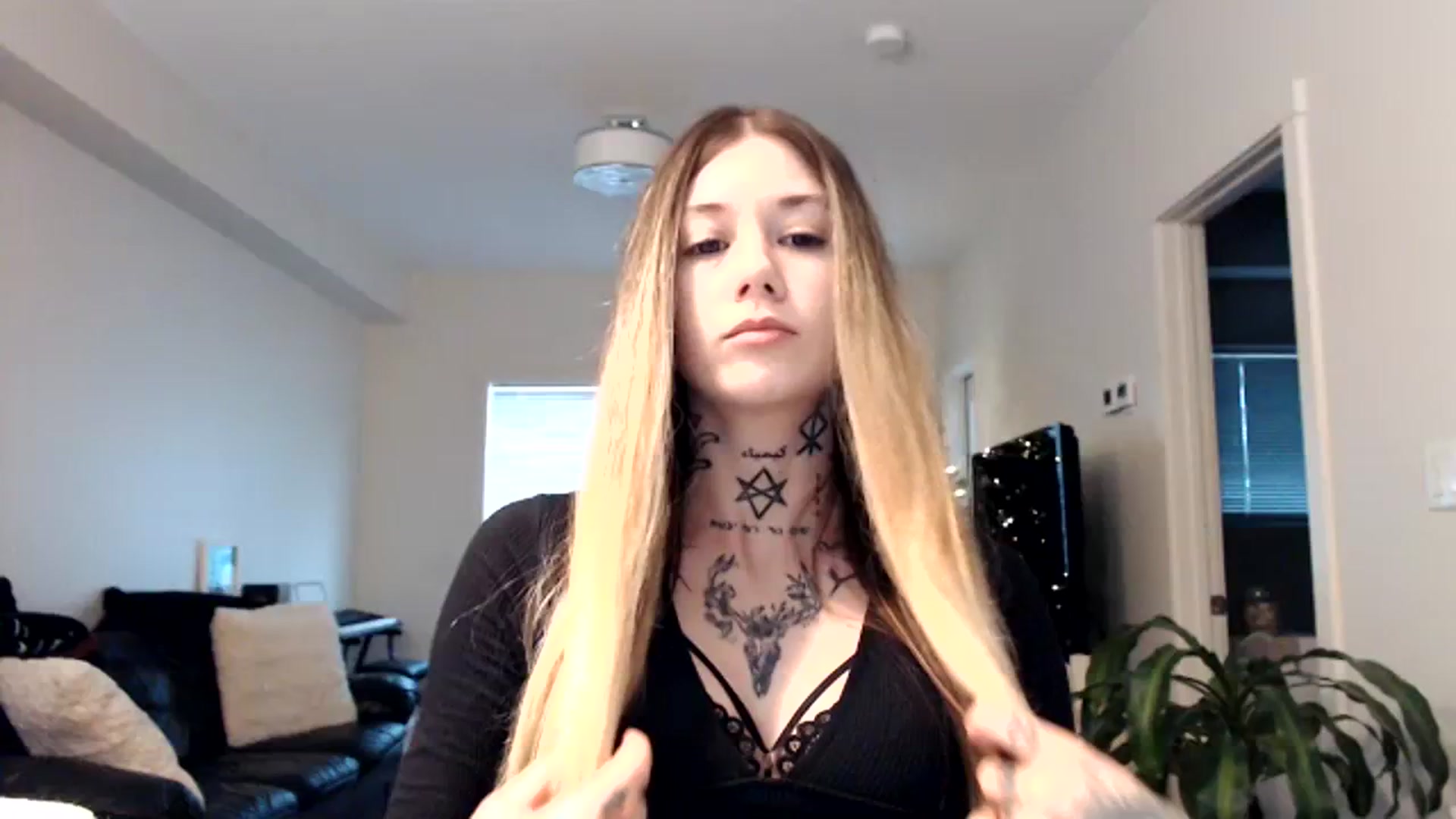 Gallery image thumbnail from Faerrie_'s myfreecams stream on, 12/06/2023, 21:42 image 13 of 20