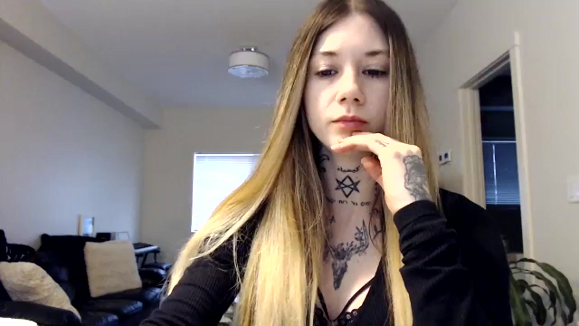 Gallery image thumbnail from Faerrie_'s myfreecams stream on, 12/06/2023, 21:42 image 17 of 20