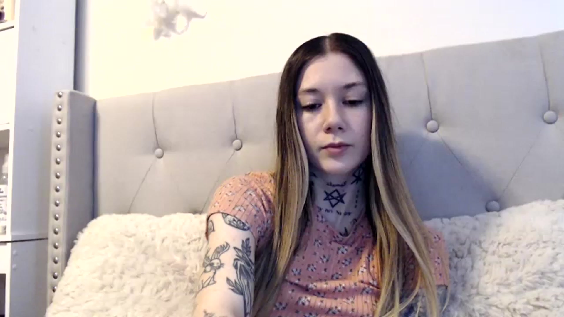 Gallery image thumbnail from Faerrie_'s myfreecams stream on, 03/05/2024, 23:04 image 9 of 20
