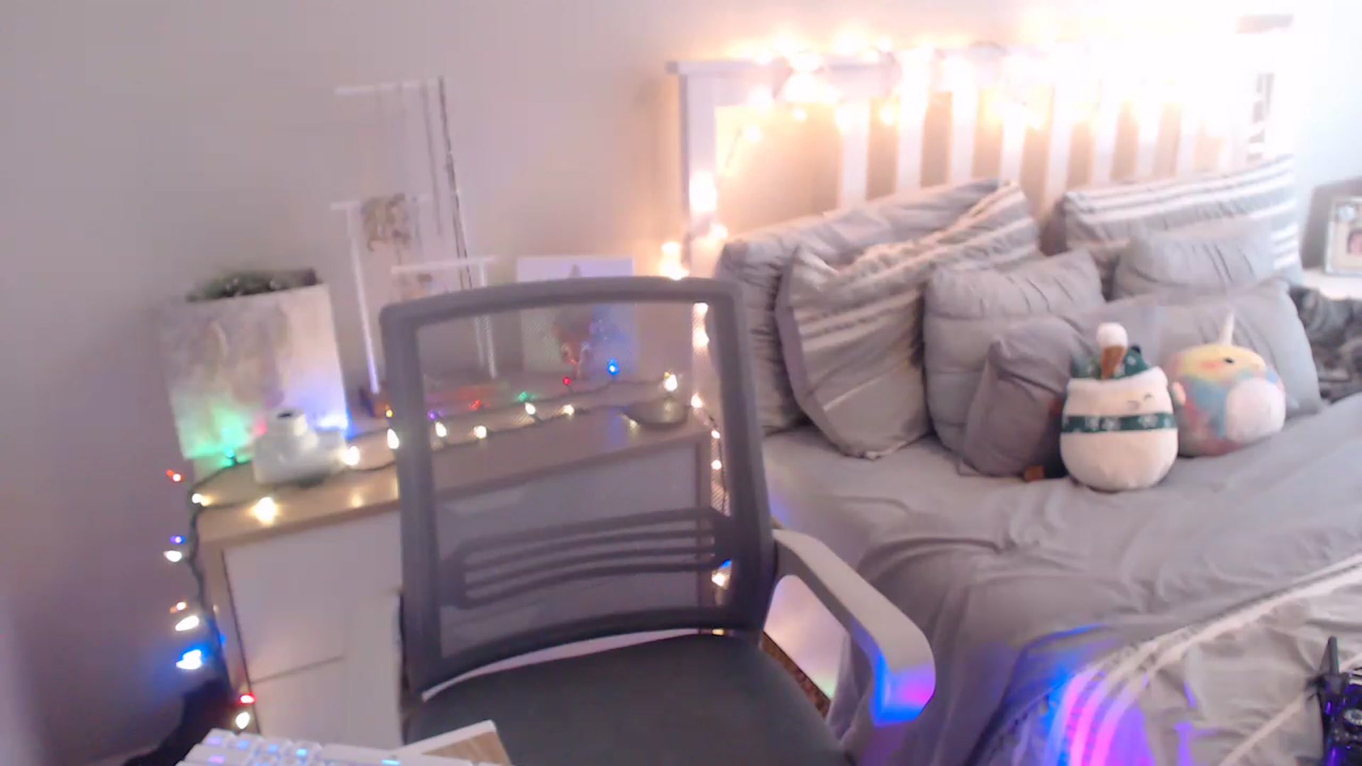 Gallery image thumbnail from Faeryfawn's myfreecams stream on, 12/01/2022, 22:07 image 19 of 20