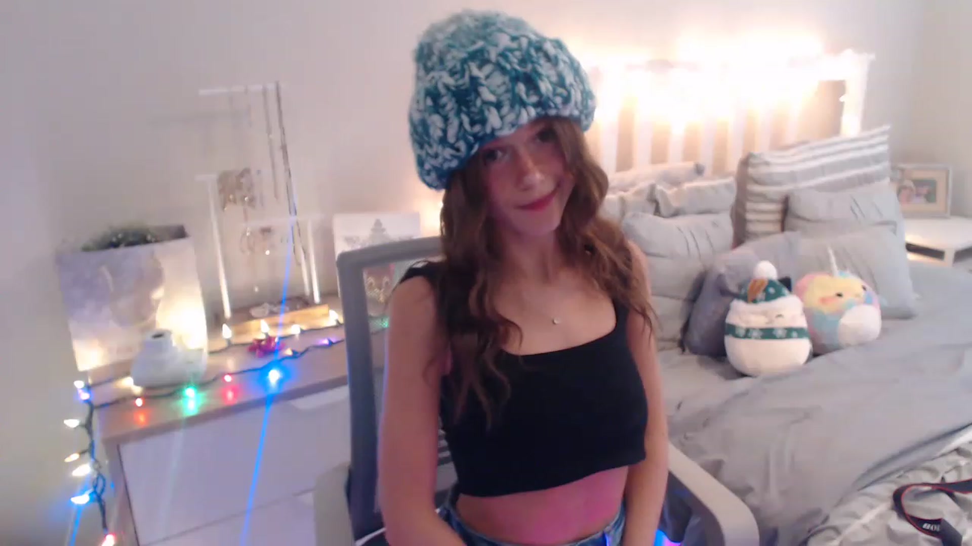 Gallery image thumbnail from Faeryfawn's myfreecams stream on, 12/02/2022, 20:32 image 6 of 20